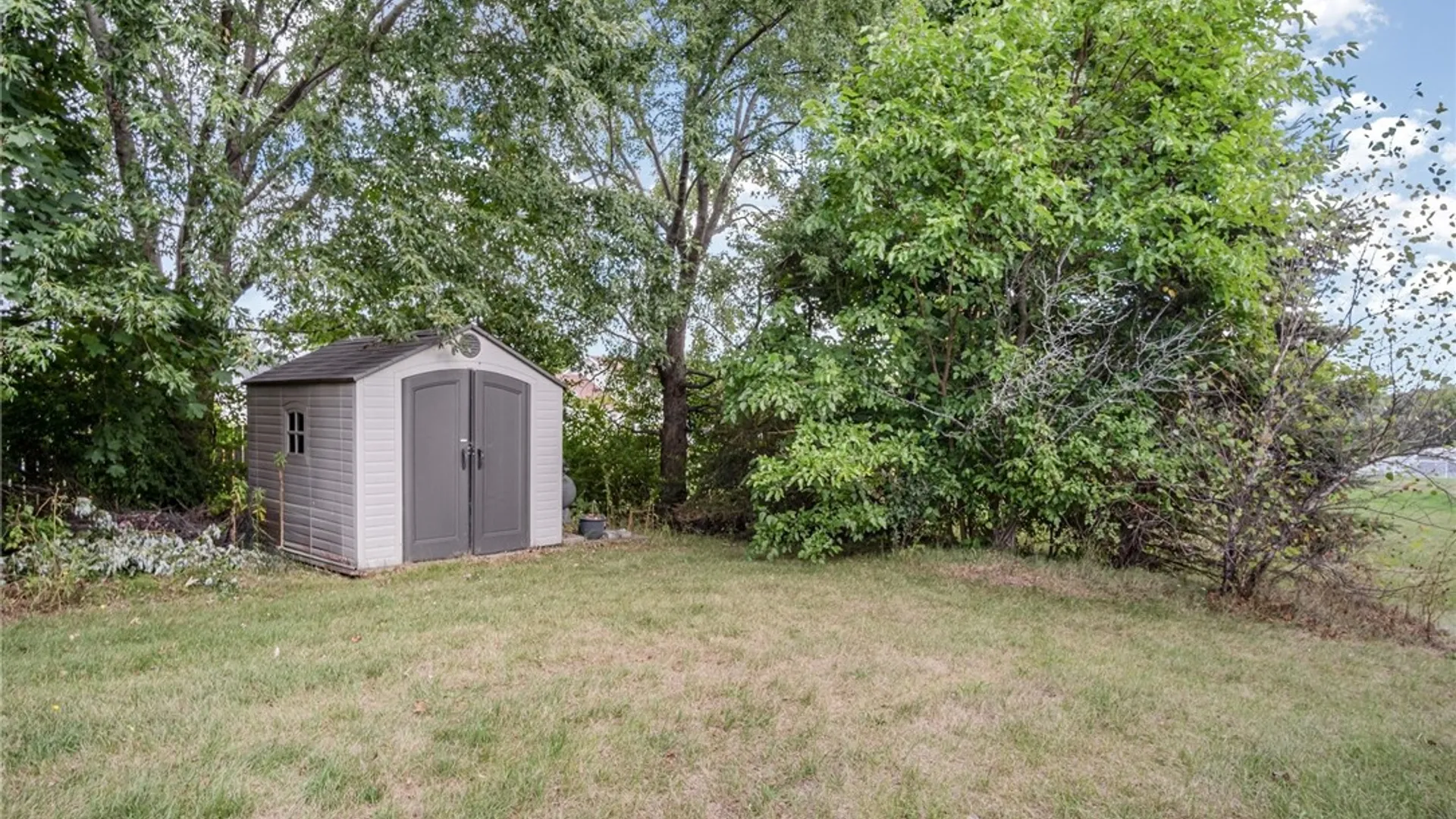 Property at 5 Alton Way, Henrietta, NY 14586 45