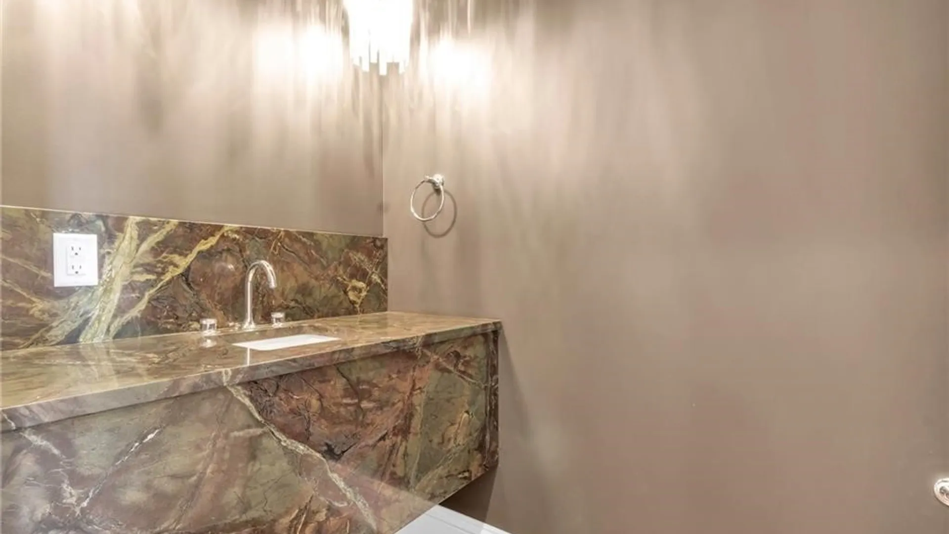 Property at 674 Main Street, Buffalo, NY 14202 25