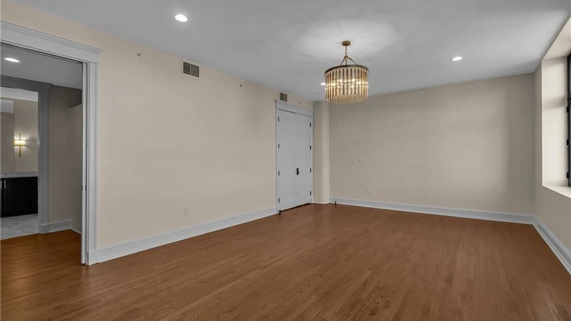 Property at 674 Main Street, Buffalo, NY 14202 28