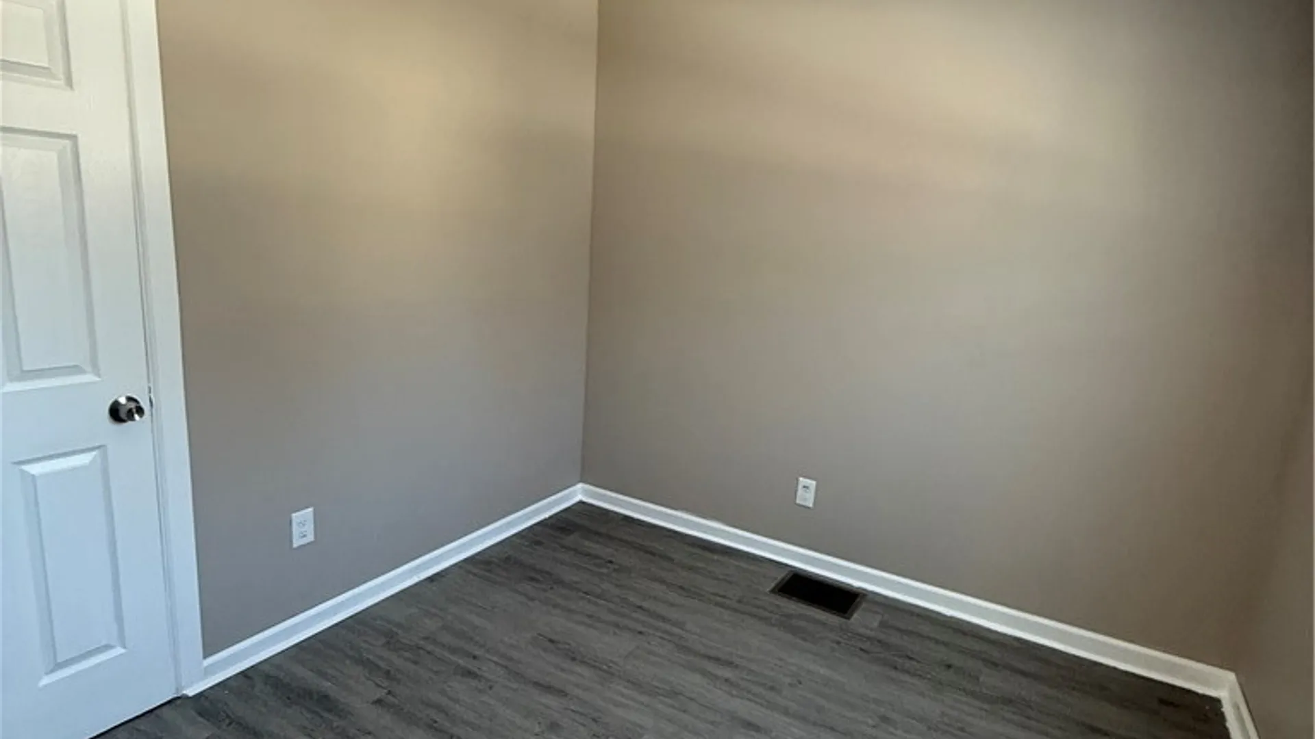 Property at 195 5th Street, Rochester, NY 14605 4