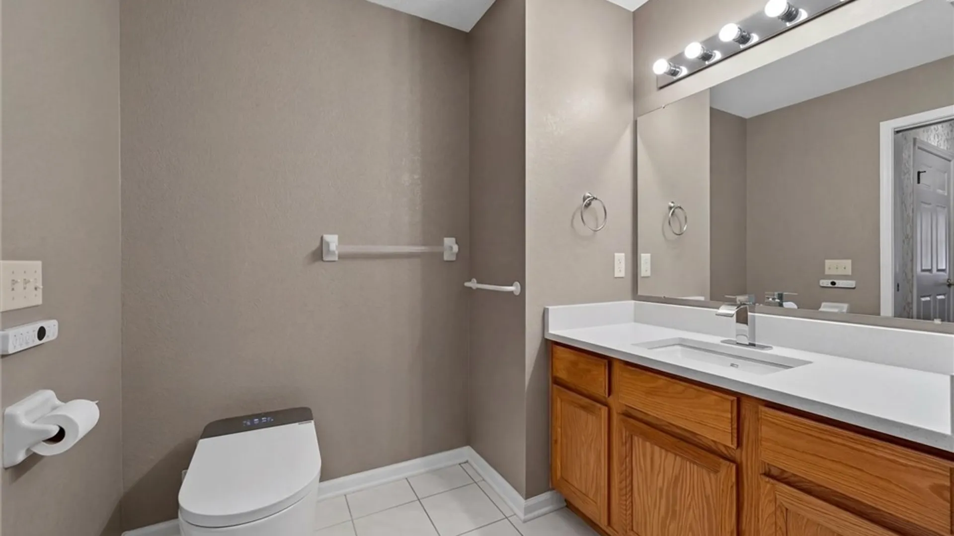 Property at 86 Amberwood Place, Greece, NY 14626 27