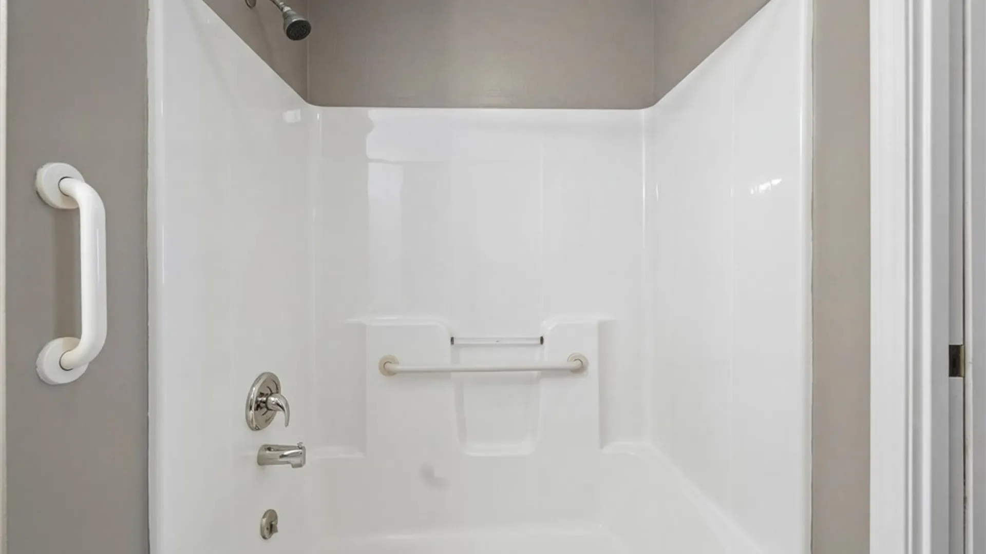 Property at 86 Amberwood Place, Greece, NY 14626 29