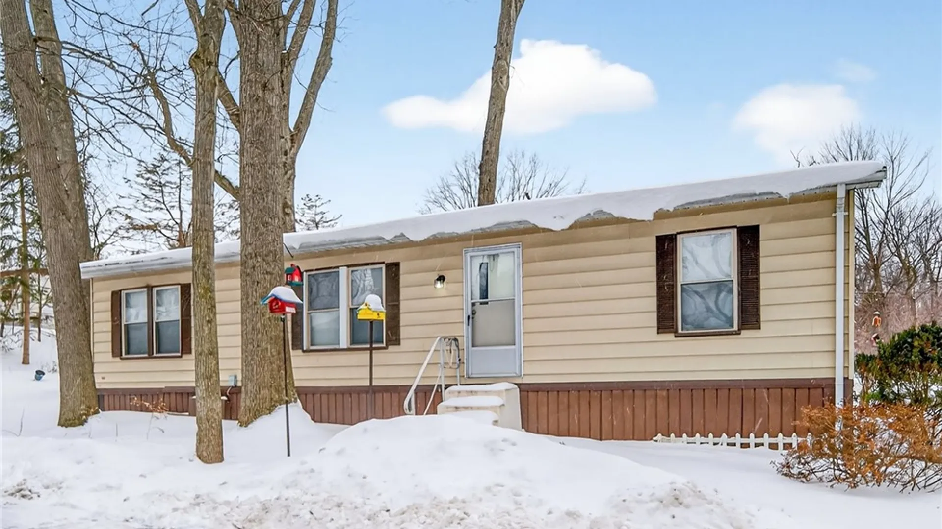 Property at 9 Oakside Drive, Penfield, NY 14625 2