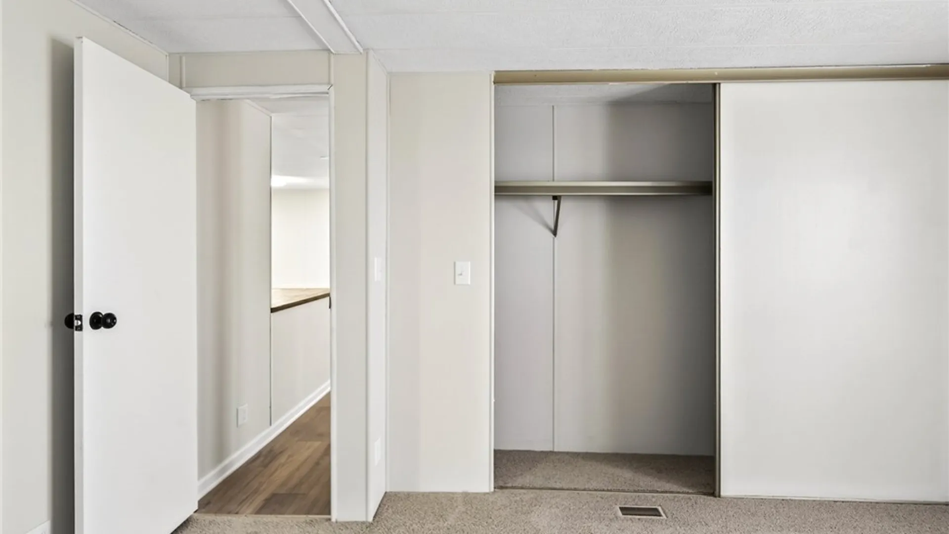 Property at 9 Oakside Drive, Penfield, NY 14625 26