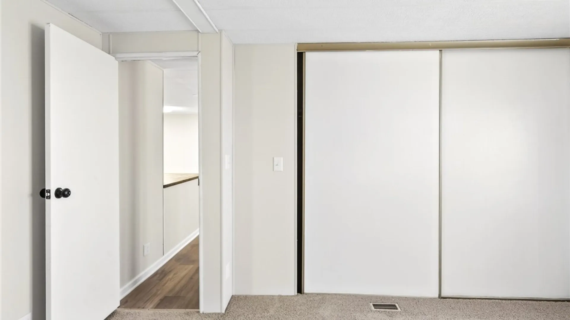 Property at 9 Oakside Drive, Penfield, NY 14625 28