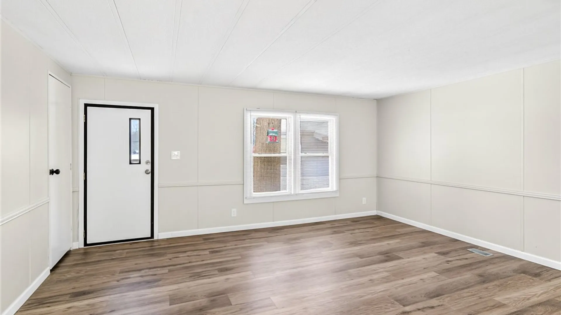 Property at 9 Oakside Drive, Penfield, NY 14625 8