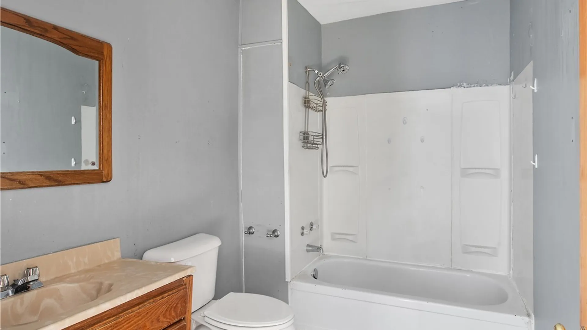 Property at 76 Genesee Street, Auburn, NY 13021 20