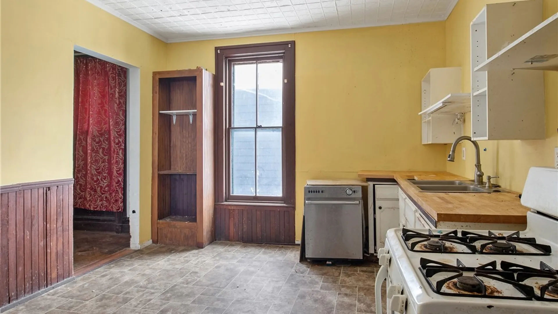 Property at 76 Genesee Street, Auburn, NY 13021 22