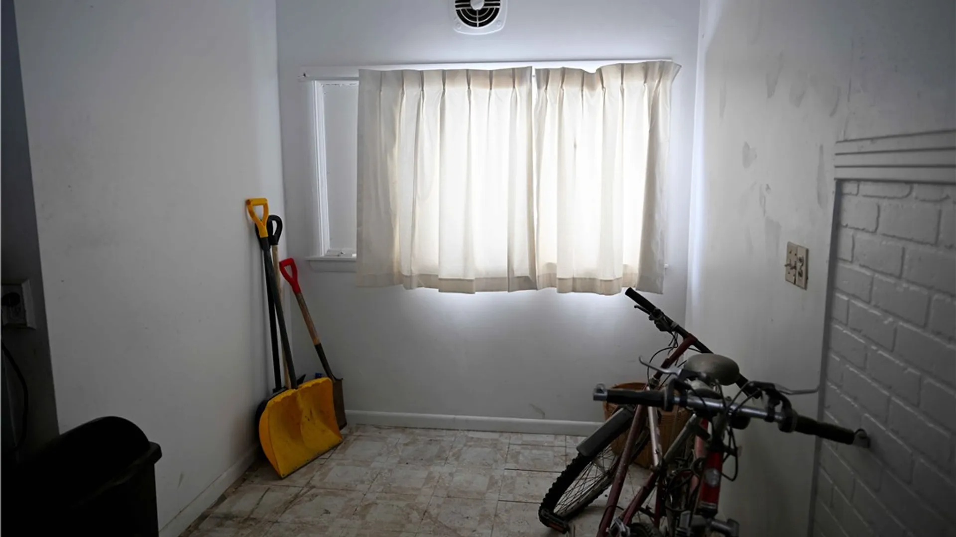 Property at 606 Monroe Avenue, Rochester, NY 14607 12