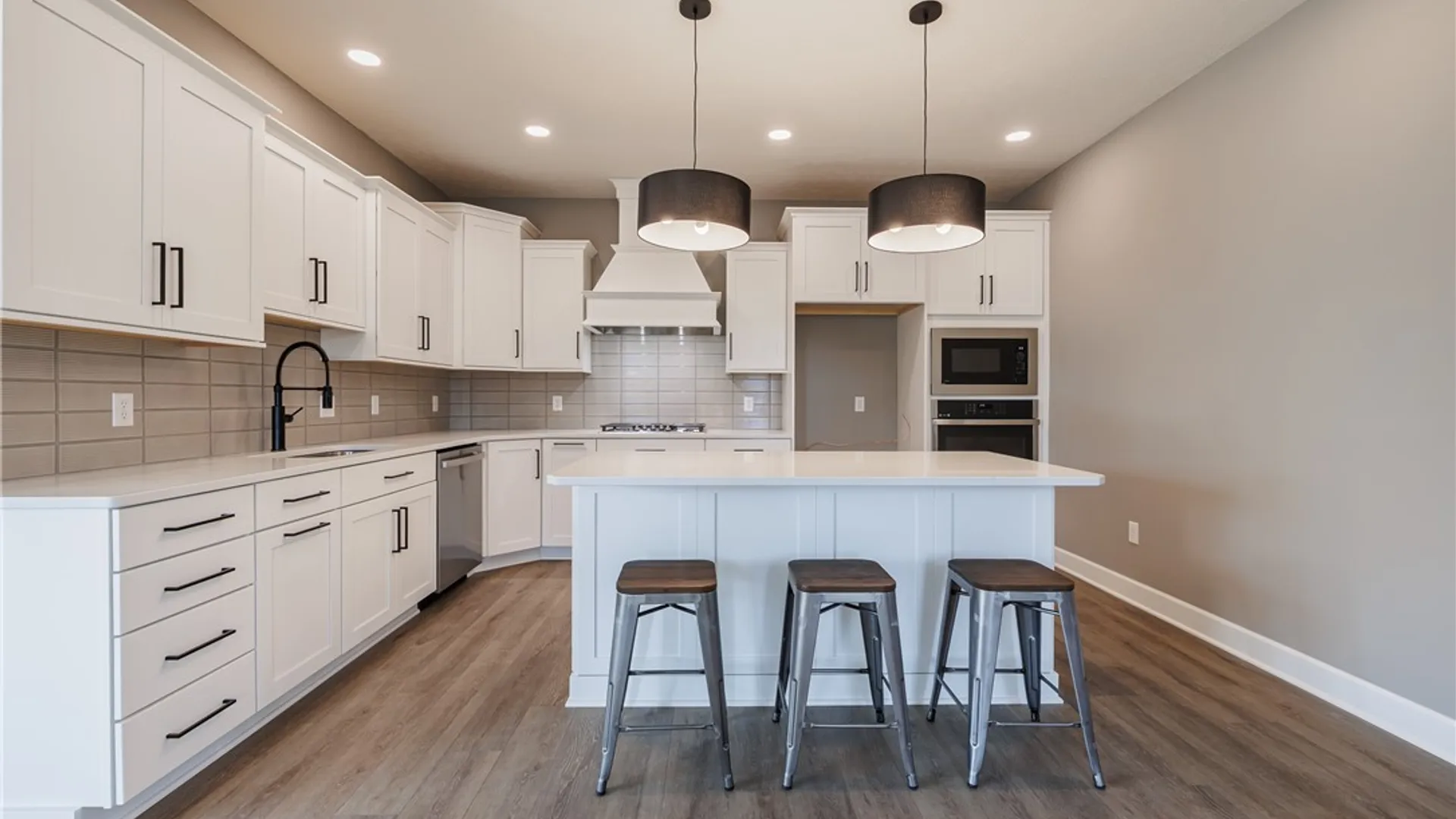 Property at 4 Eagle Hollow, Perinton, NY 14526 13