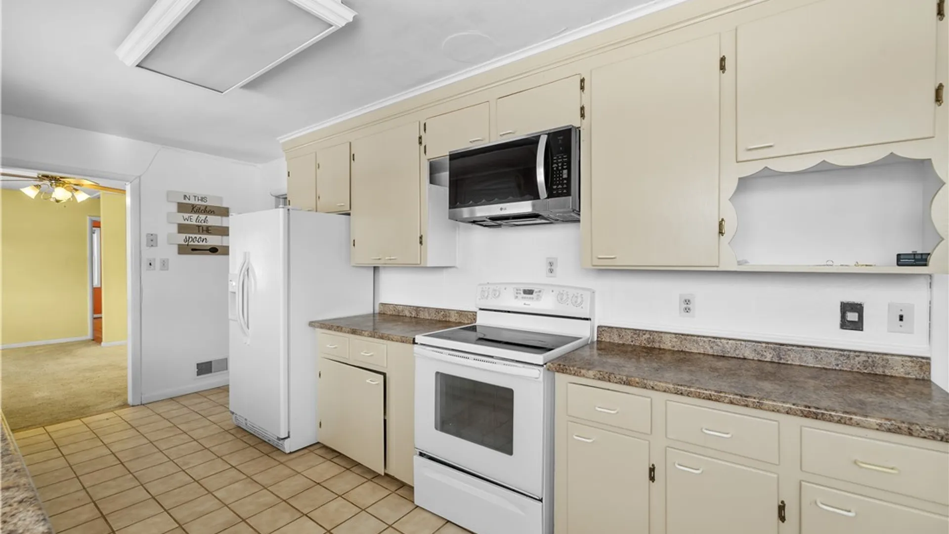 Property at 38 Forest Road, New Hartford, NY 13501 10