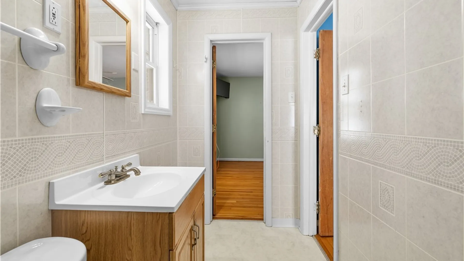 Property at 38 Forest Road, New Hartford, NY 13501 23