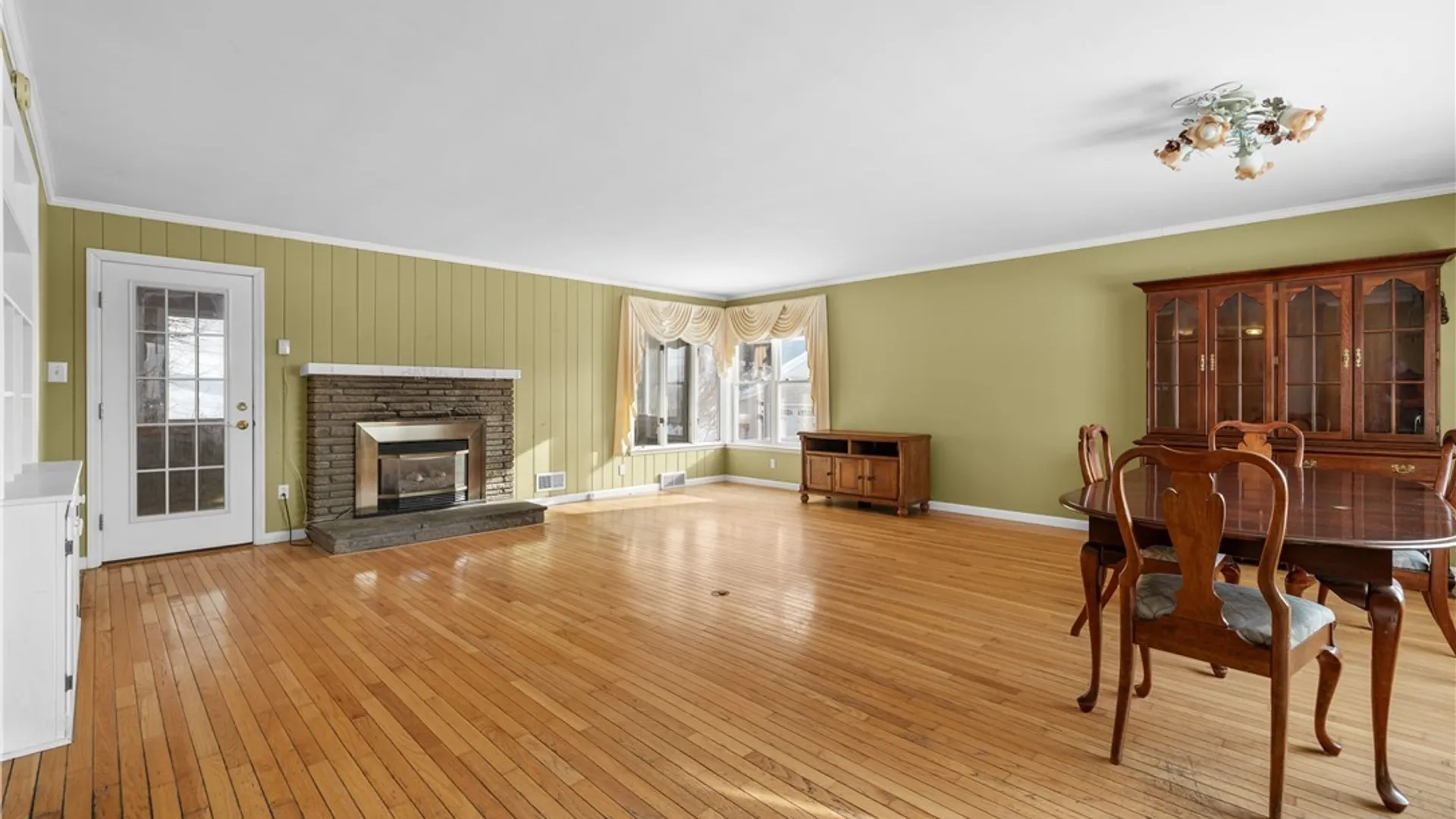 Property at 38 Forest Road, New Hartford, NY 13501 4