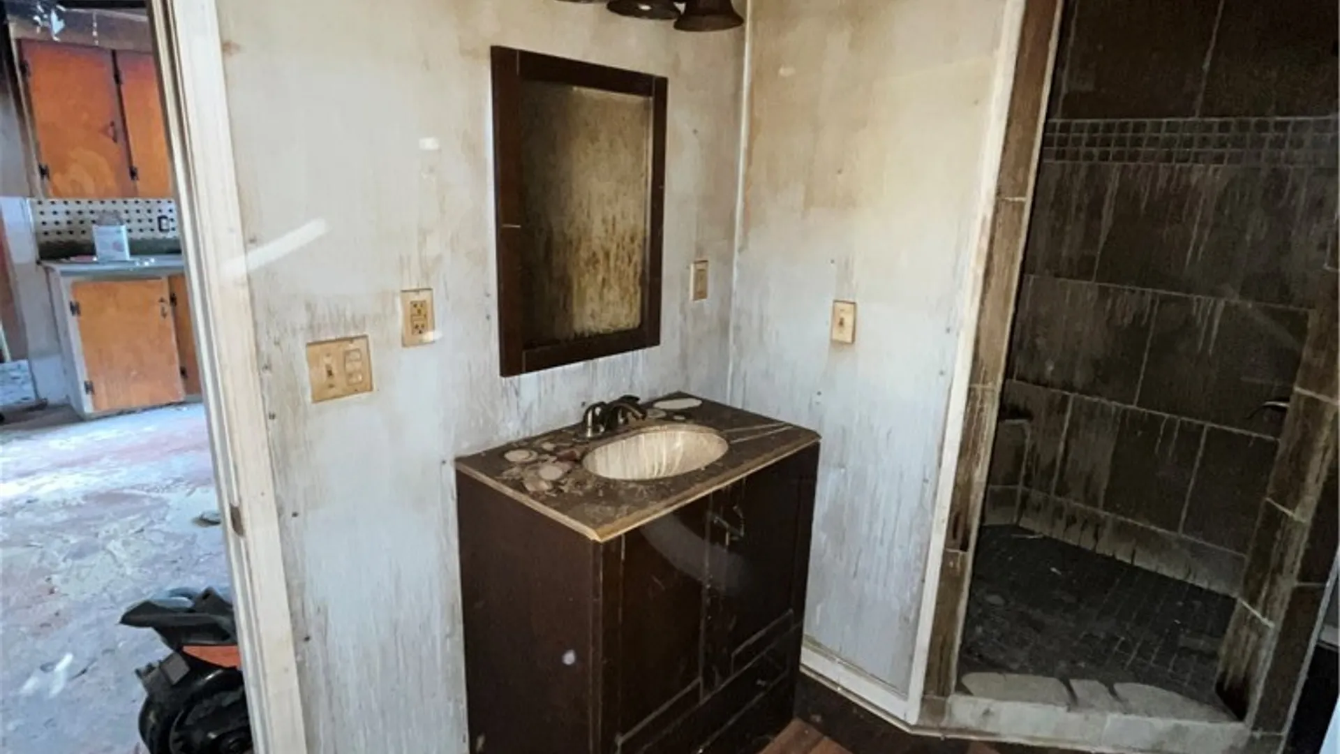 Property at 6705 E Townline Road, Williamson, NY 14589 12