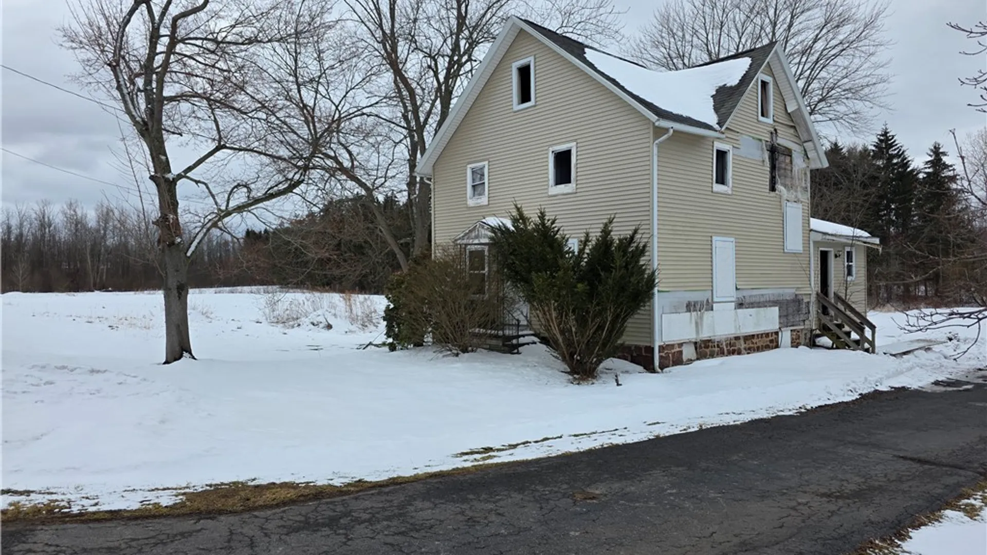 Property at 6705 E Townline Road, Williamson, NY 14589 2