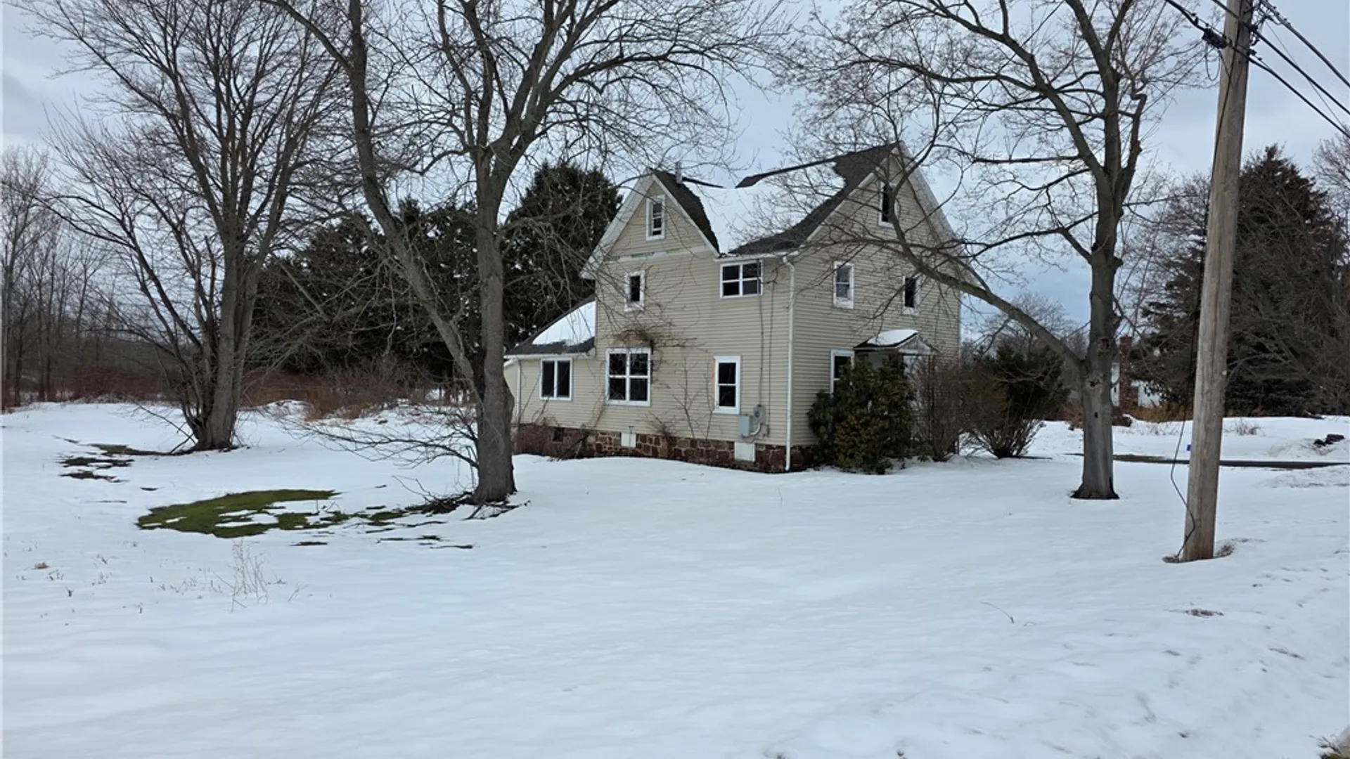 Property at 6705 E Townline Road, Williamson, NY 14589 3