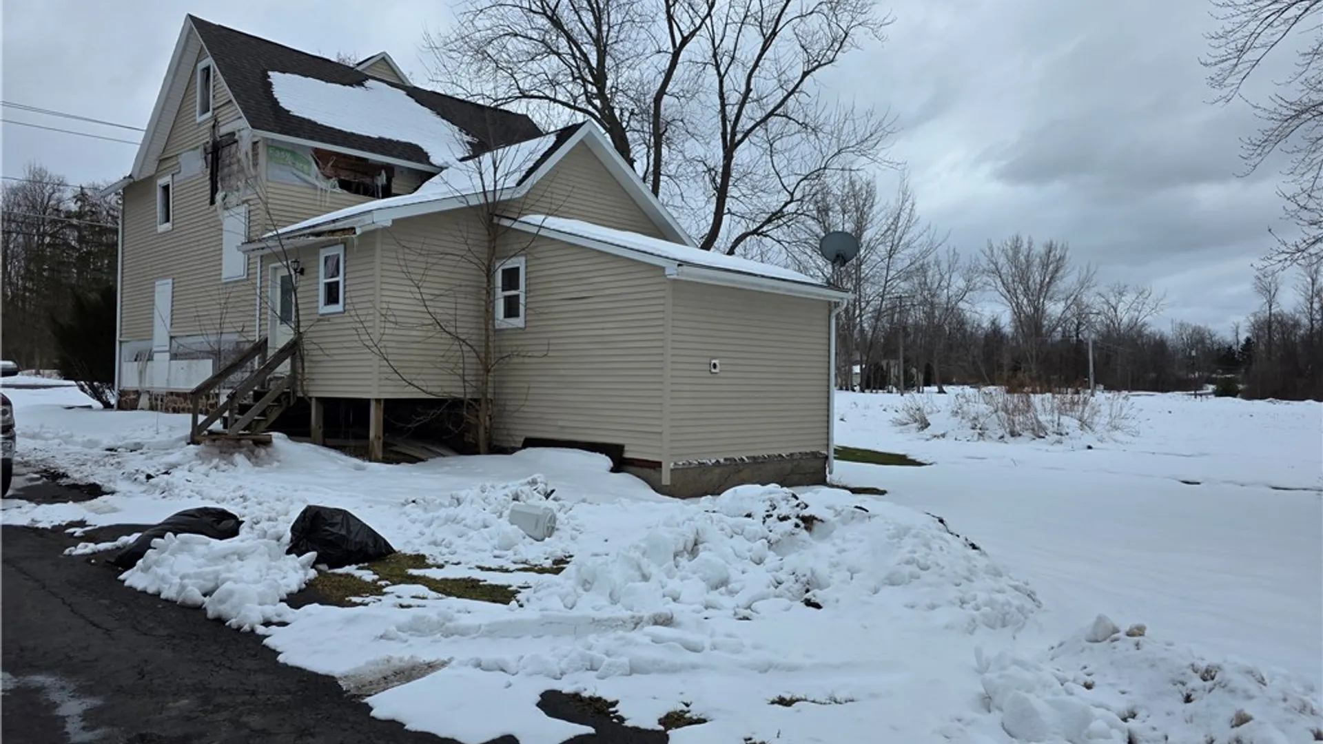 Property at 6705 E Townline Road, Williamson, NY 14589 4