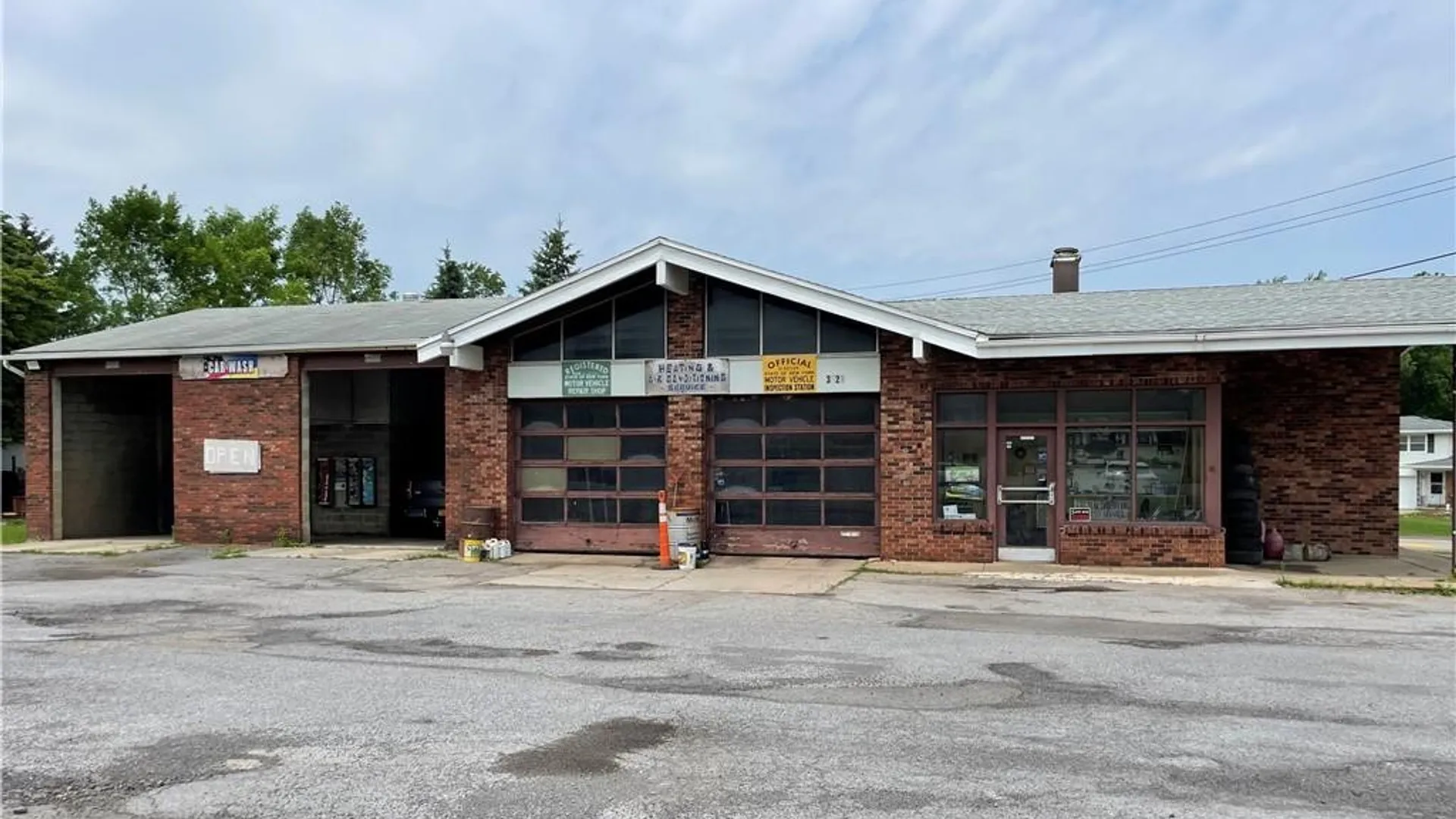 Property at 3020 Southwestern Boulevard, Orchard Park, NY 14127 2