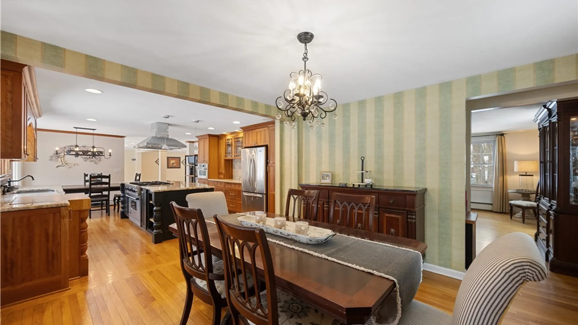 Property at 15 Edgewood Parkway, Manlius, NY 13066 12