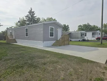Property at 1424 East Dr, Alden, NY 14004