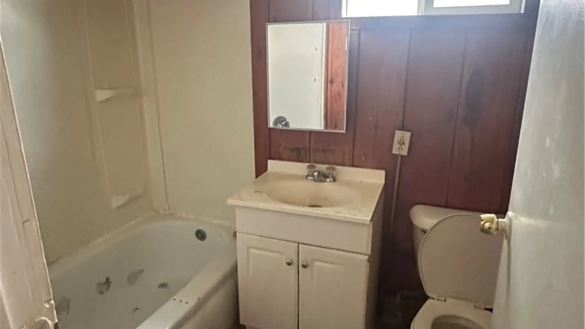 Property at 114 Hovey Street, Syracuse, NY 13207 12
