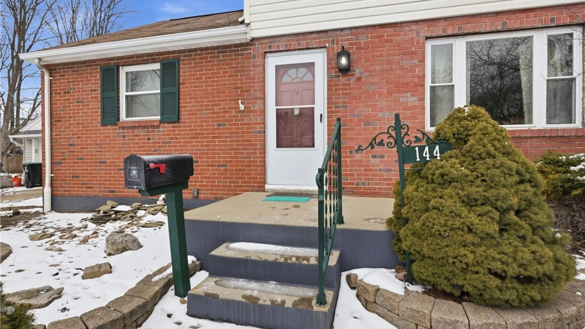 Property at 144 Elmview Drive, Tonawanda, NY 14150 4