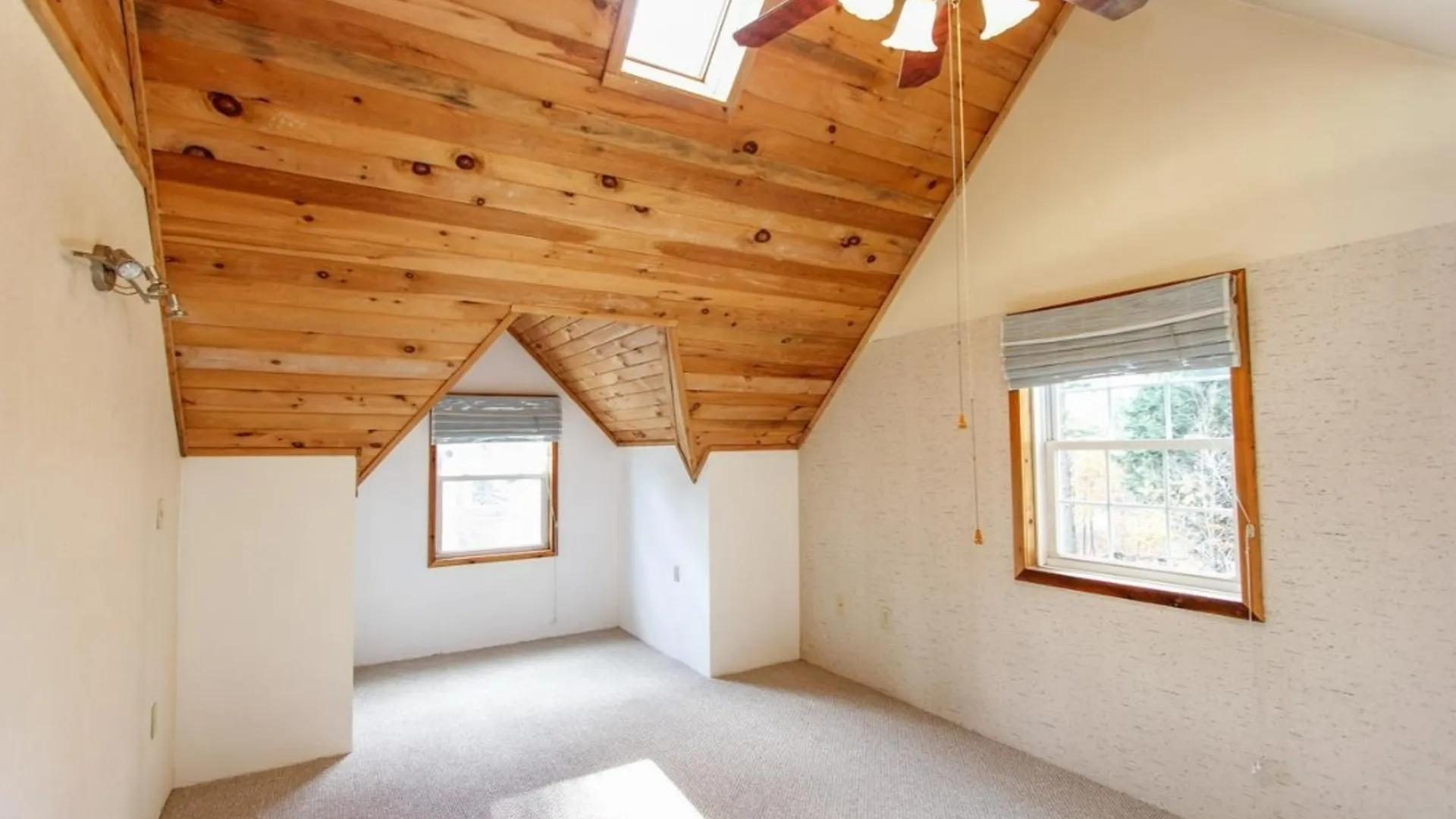 Property at 24 COMBS ROADWAY, Saratoga Springs, NY 12850 11