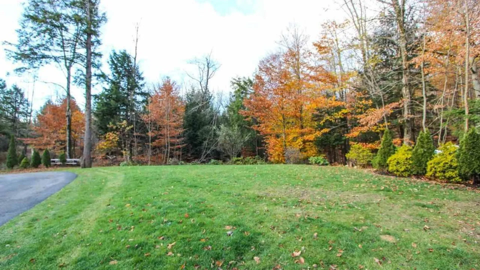 Property at 24 COMBS ROADWAY, Saratoga Springs, NY 12850 16