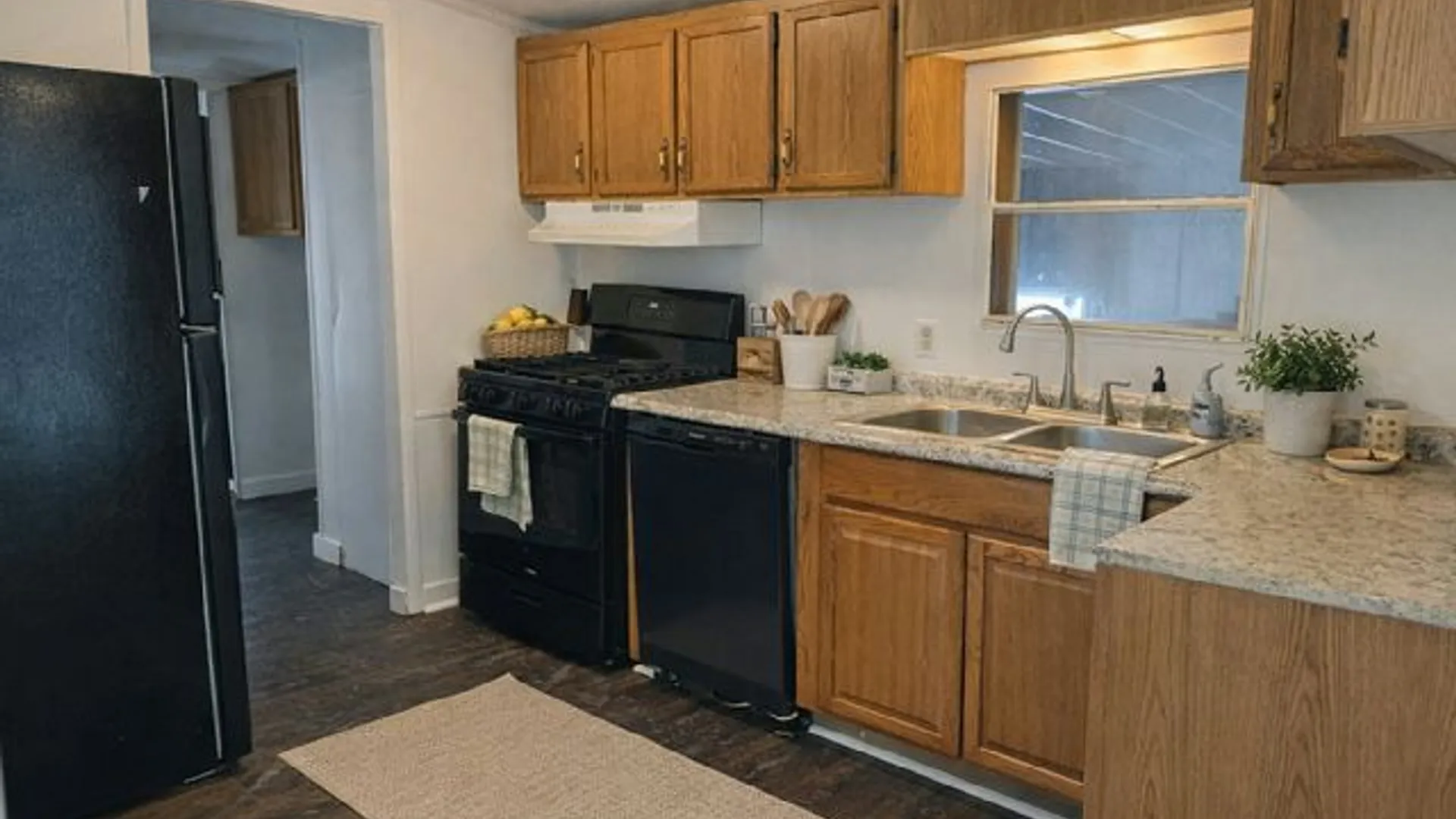 Property at 44 W Canyon Drive, Hamburg, NY 14075 4