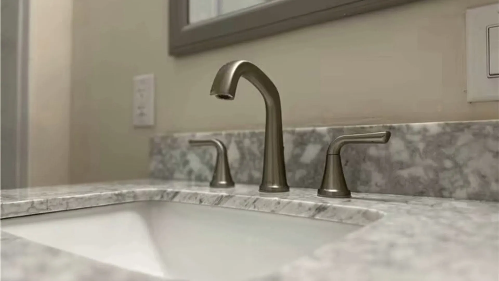 Property at 26 Paris Road, New Hartford, NY 13413 13