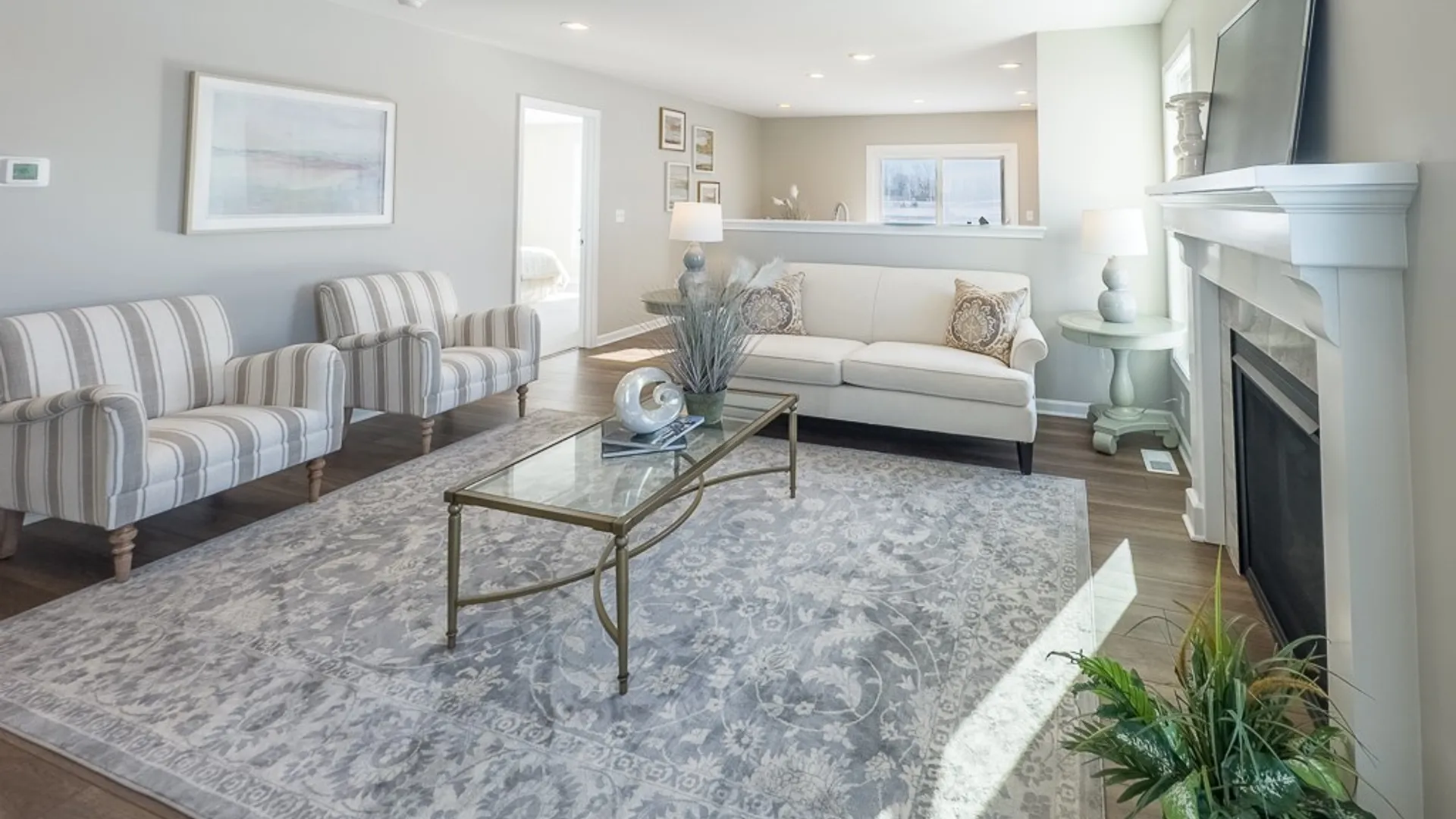 Property at 160 Cloverleaf Court, Cheektowaga, NY 14043 3