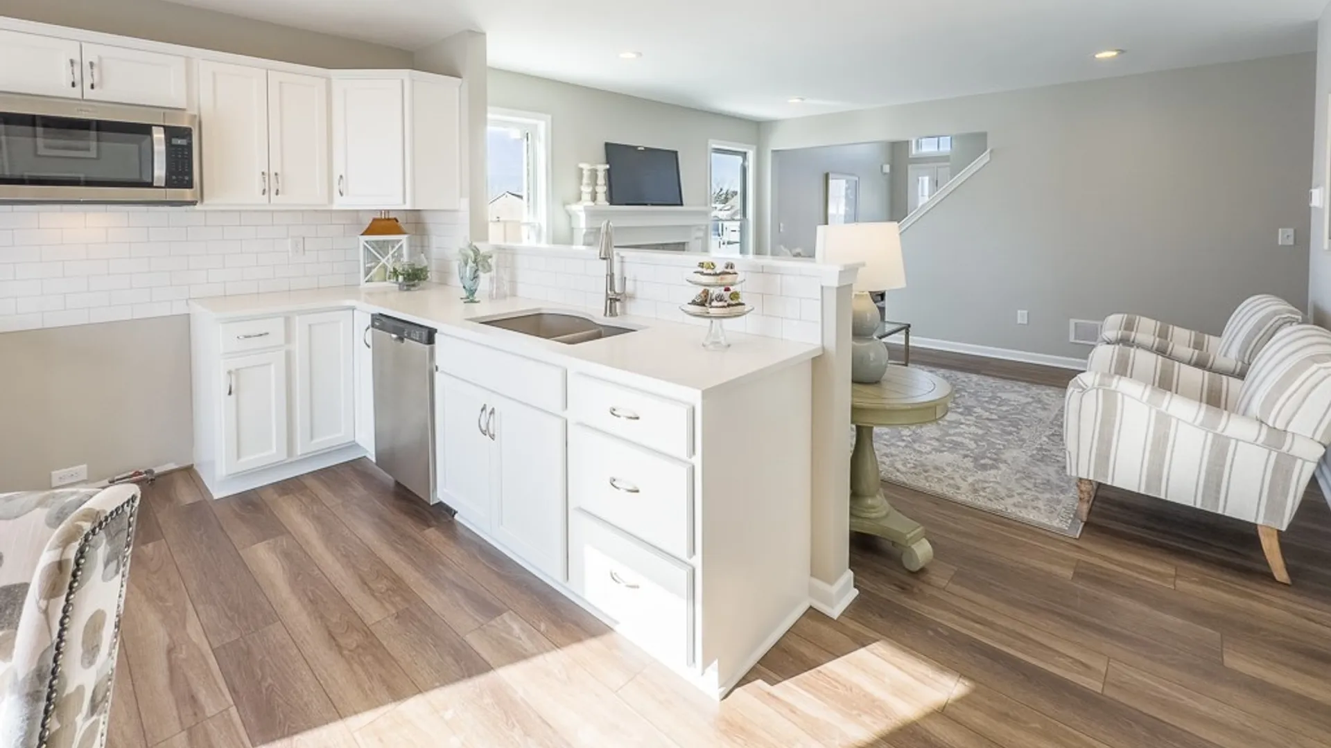 Property at 160 Cloverleaf Court, Cheektowaga, NY 14043 4