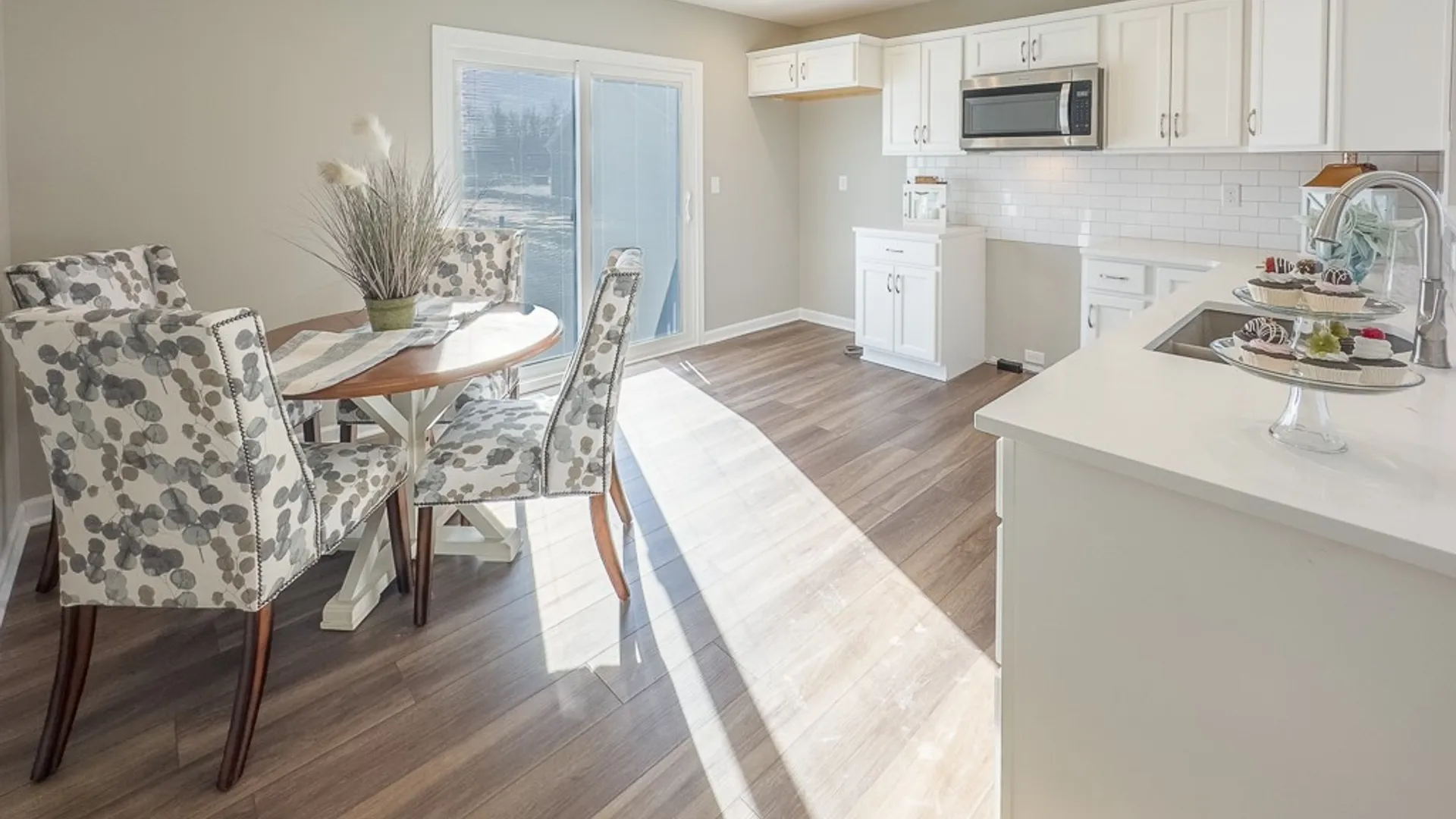 Property at 160 Cloverleaf Court, Cheektowaga, NY 14043 7