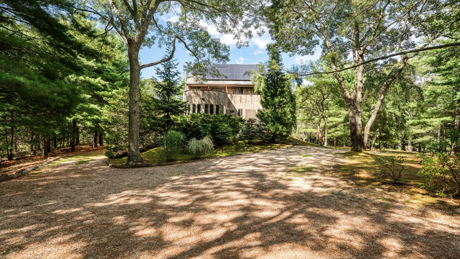 Property at 187 Middle Highway, East Hampton, NY 11937 31
