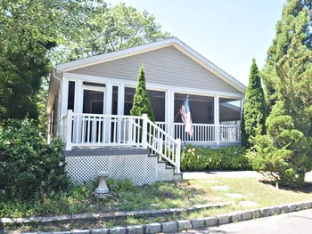 Property at 1661 old country rd, RIVERHEAD, NY 11901