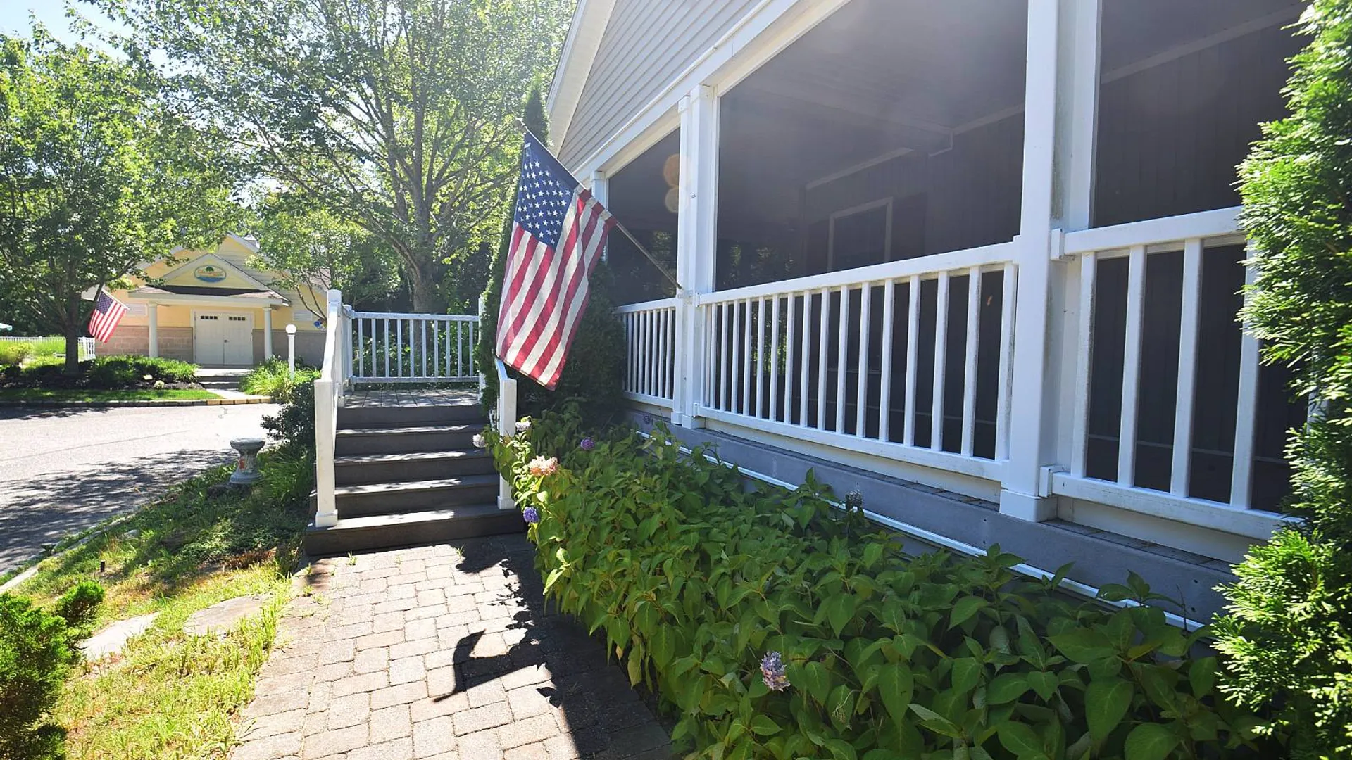 Property at 1661 old country rd, RIVERHEAD, NY 11901 4