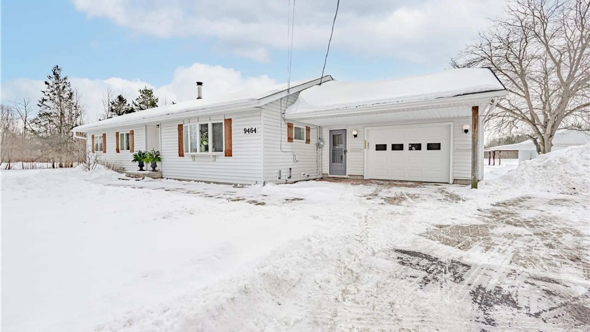 Property at 9464 Som Hartland Townline Road, Hartland, NY 14012 2