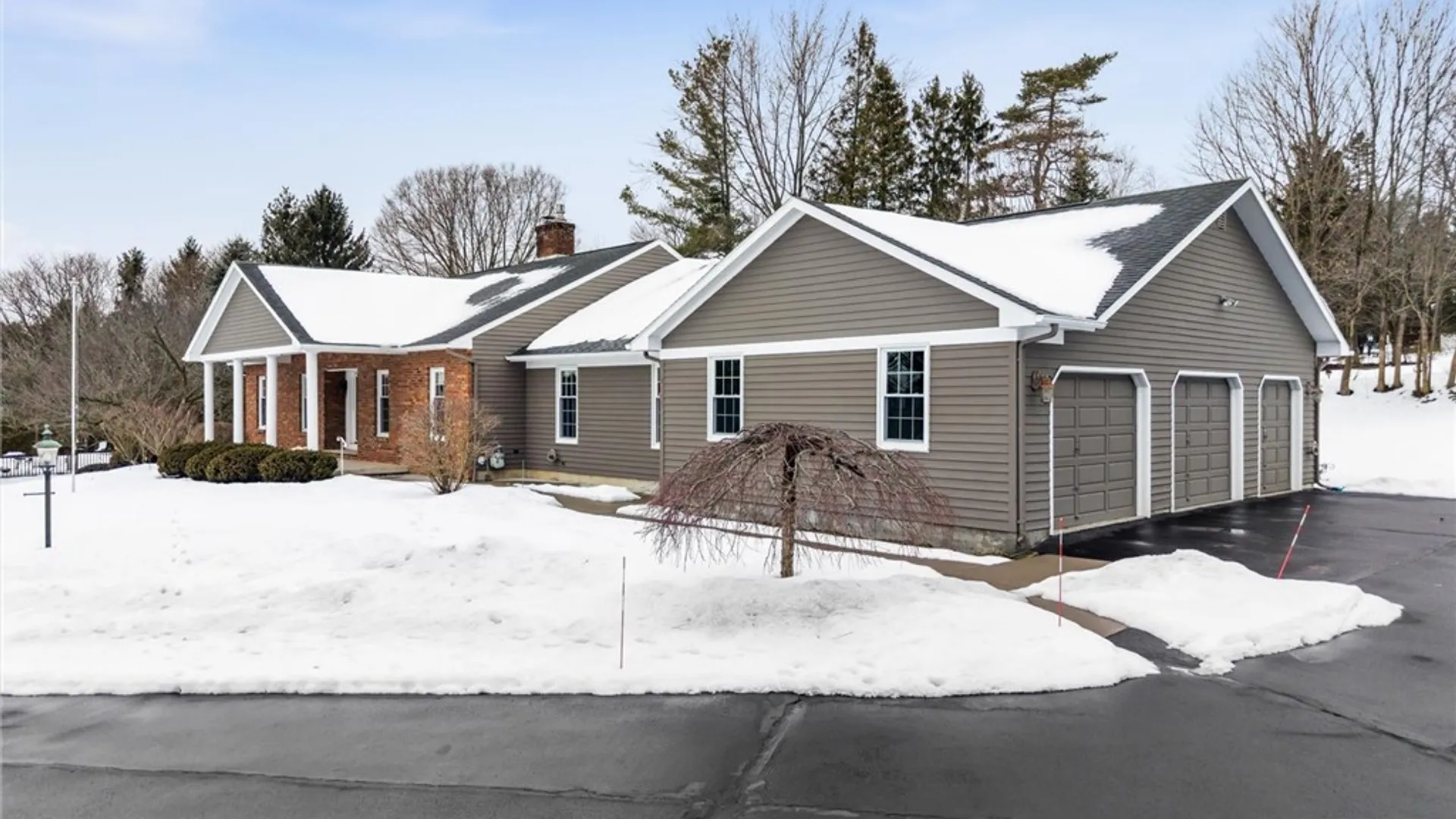 Property at 8205 Duvall Circle, Manlius, NY 13104 3