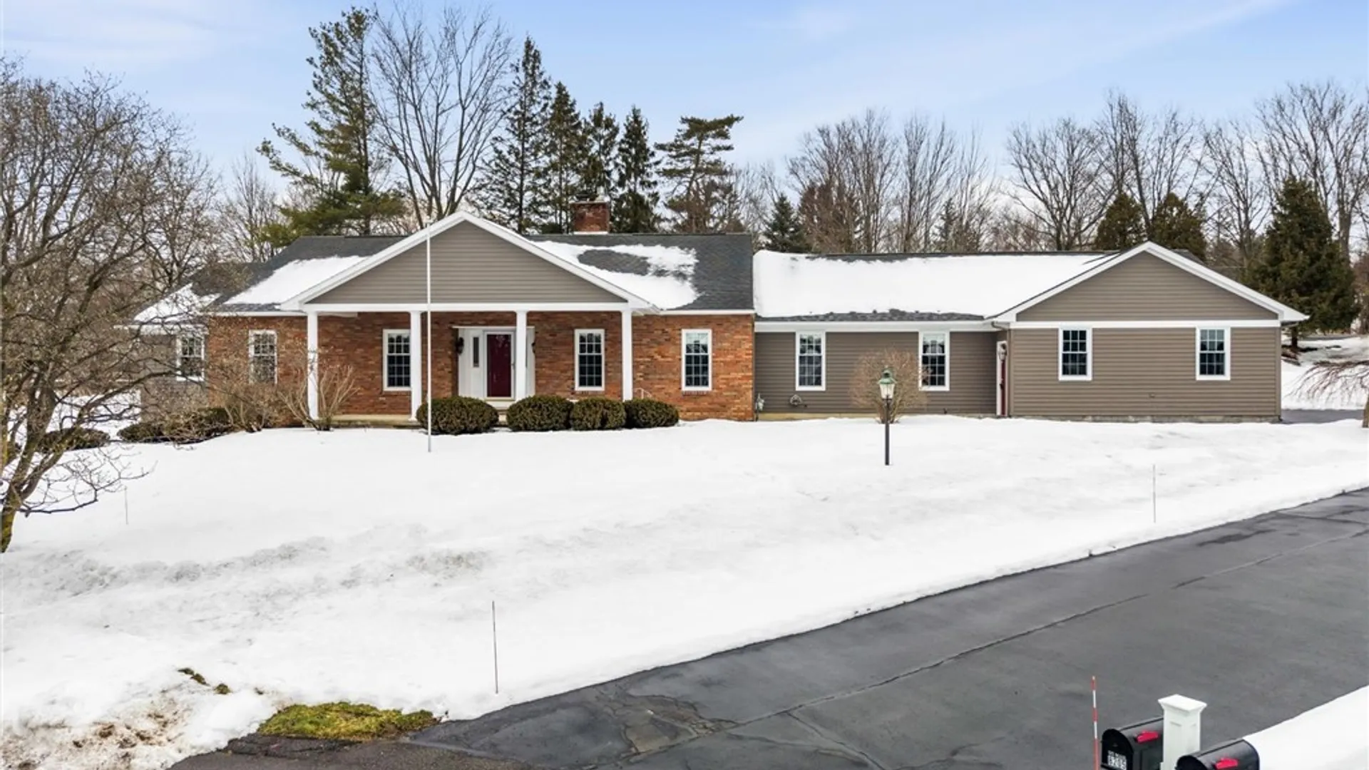 Property at 8205 Duvall Circle, Manlius, NY 13104 4