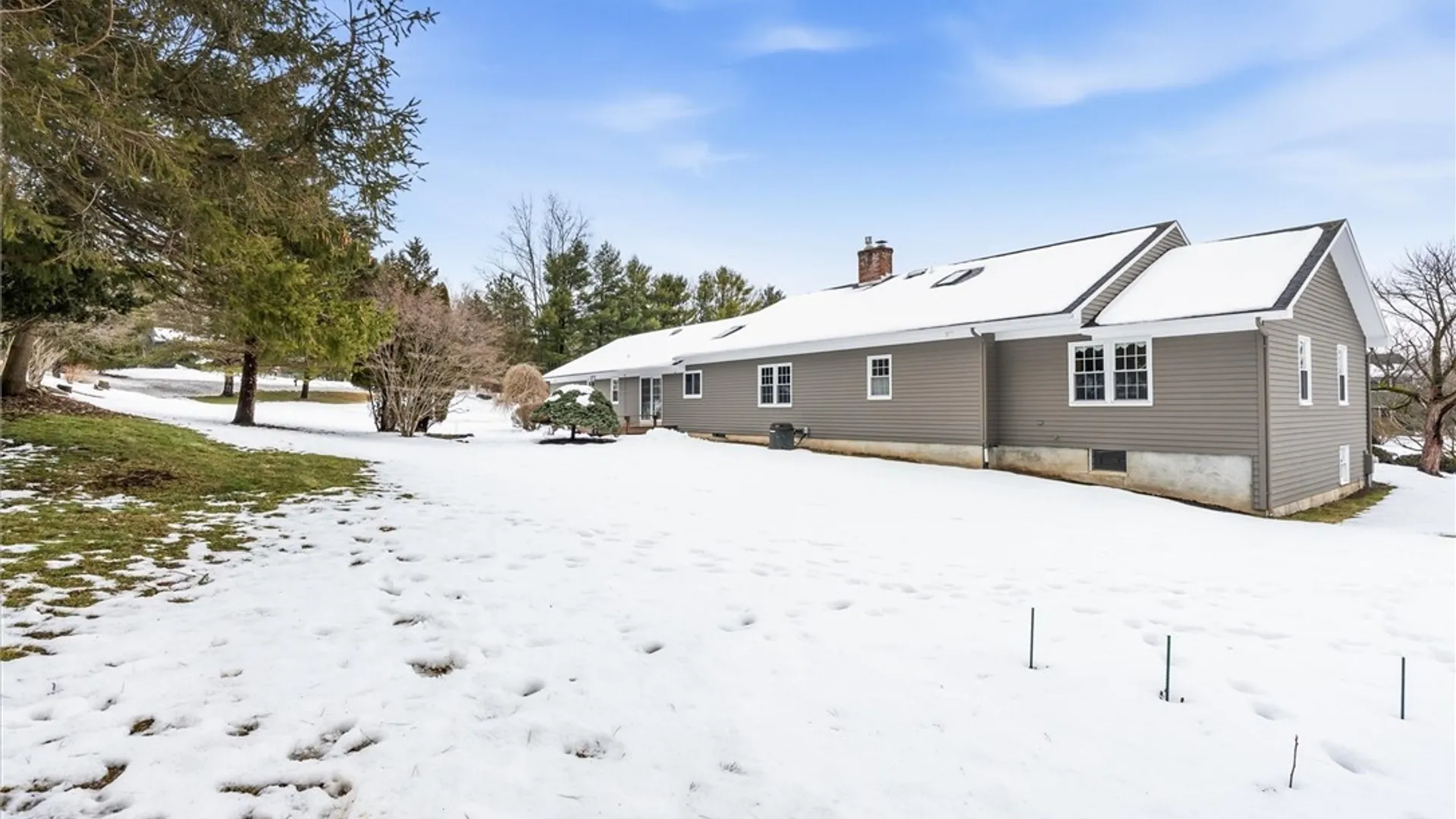 Property at 8205 Duvall Circle, Manlius, NY 13104 44