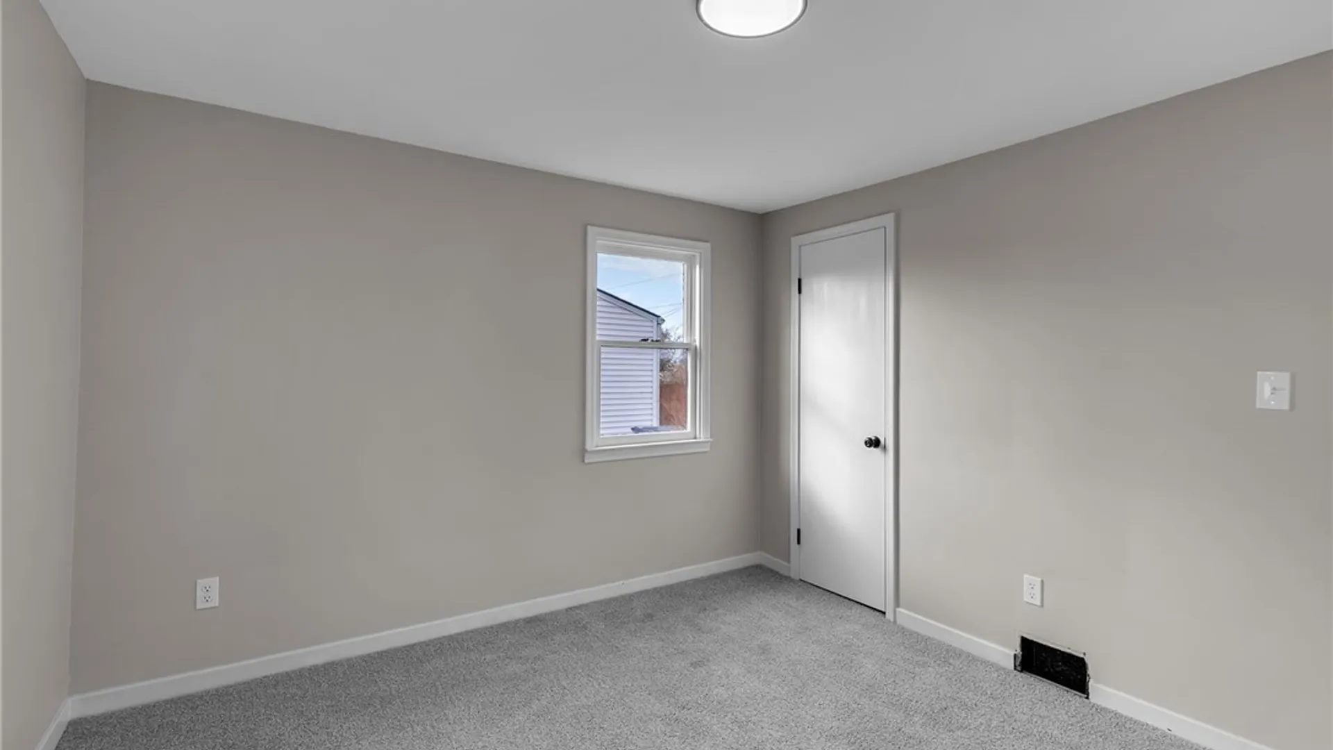 Property at 92 Sharon Parkway, Lackawanna, NY 14218 24