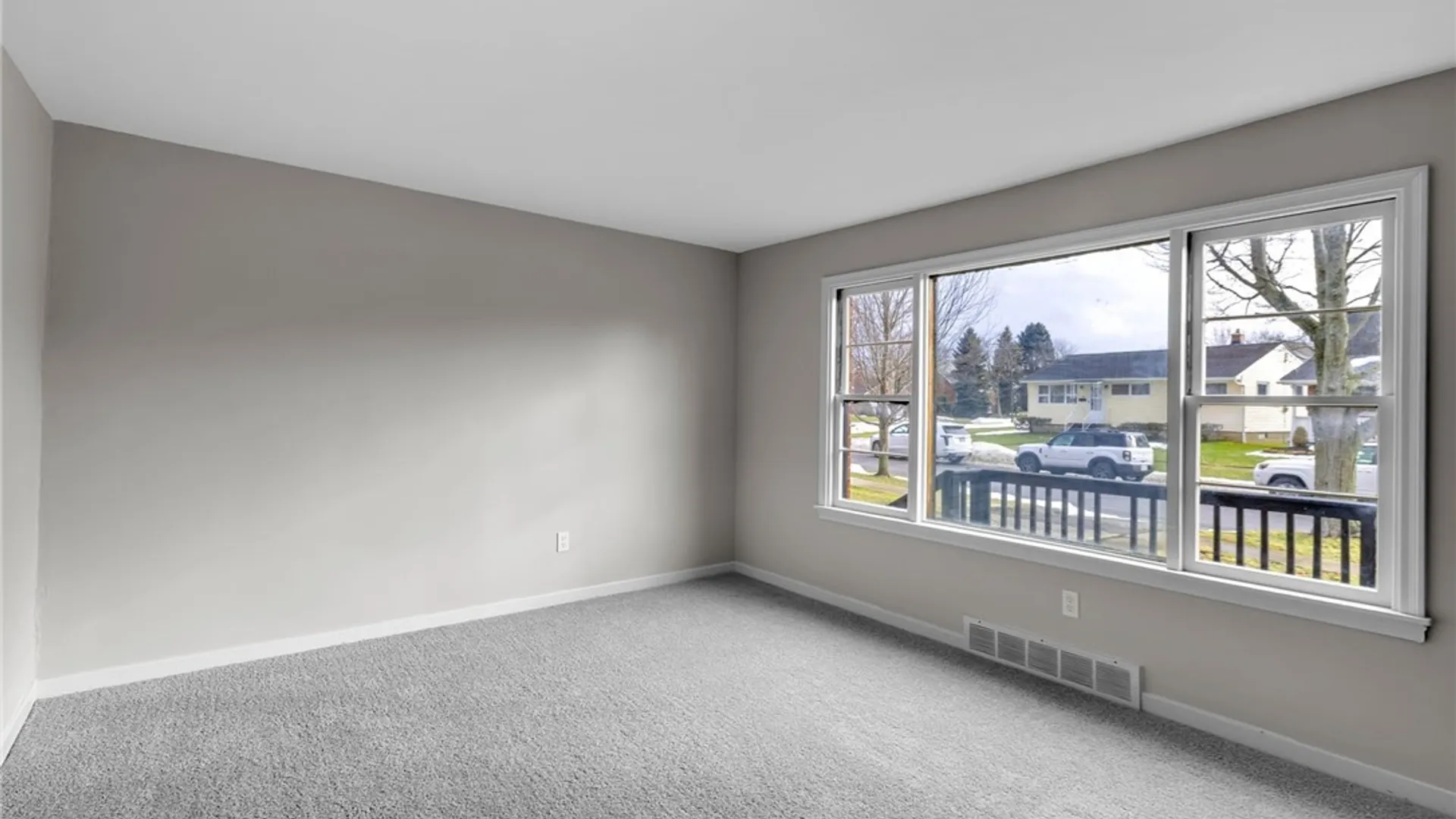Property at 92 Sharon Parkway, Lackawanna, NY 14218 9