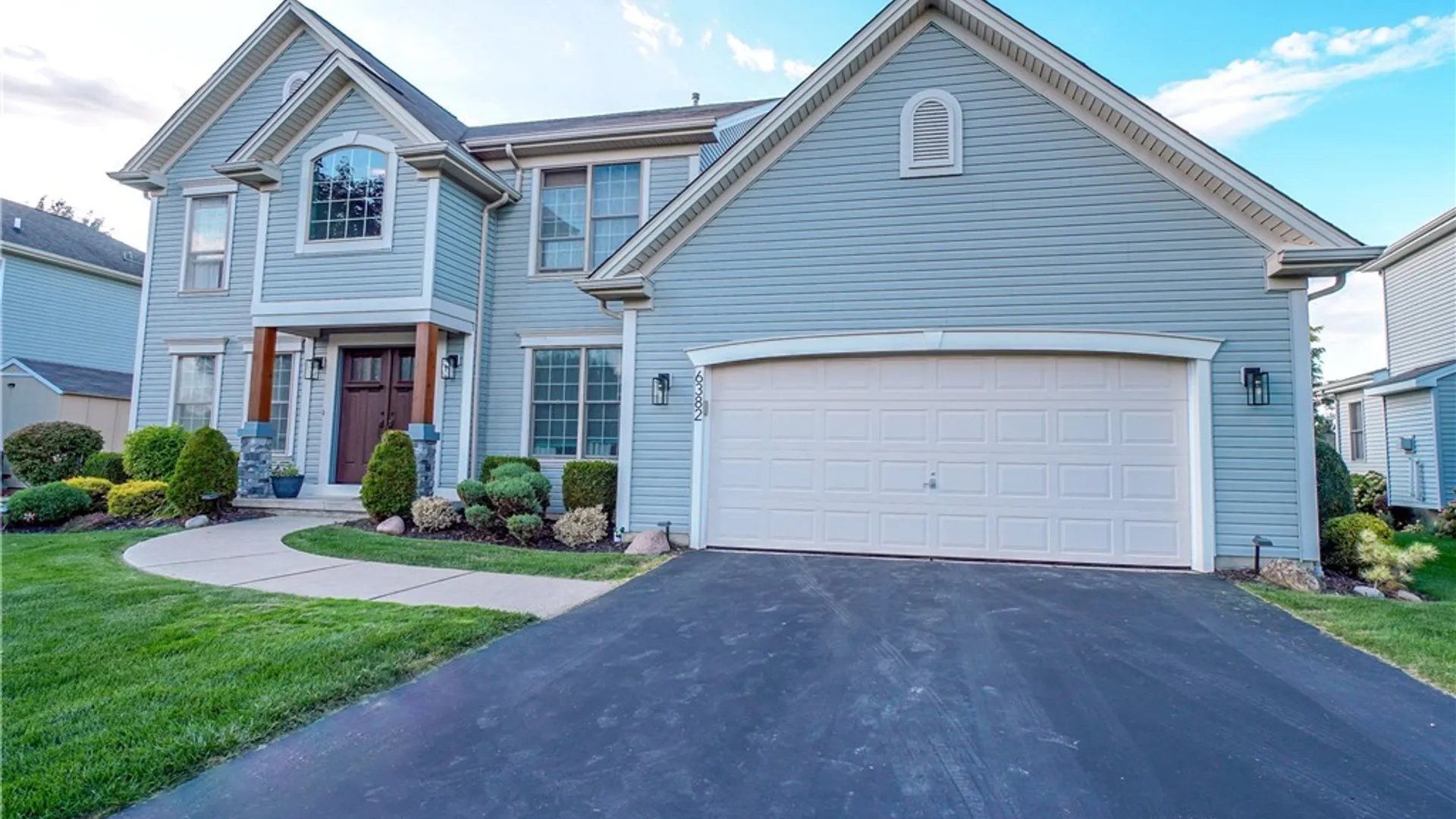 Property at 6382 Pincherry Way, Hamburg, NY 14085 4