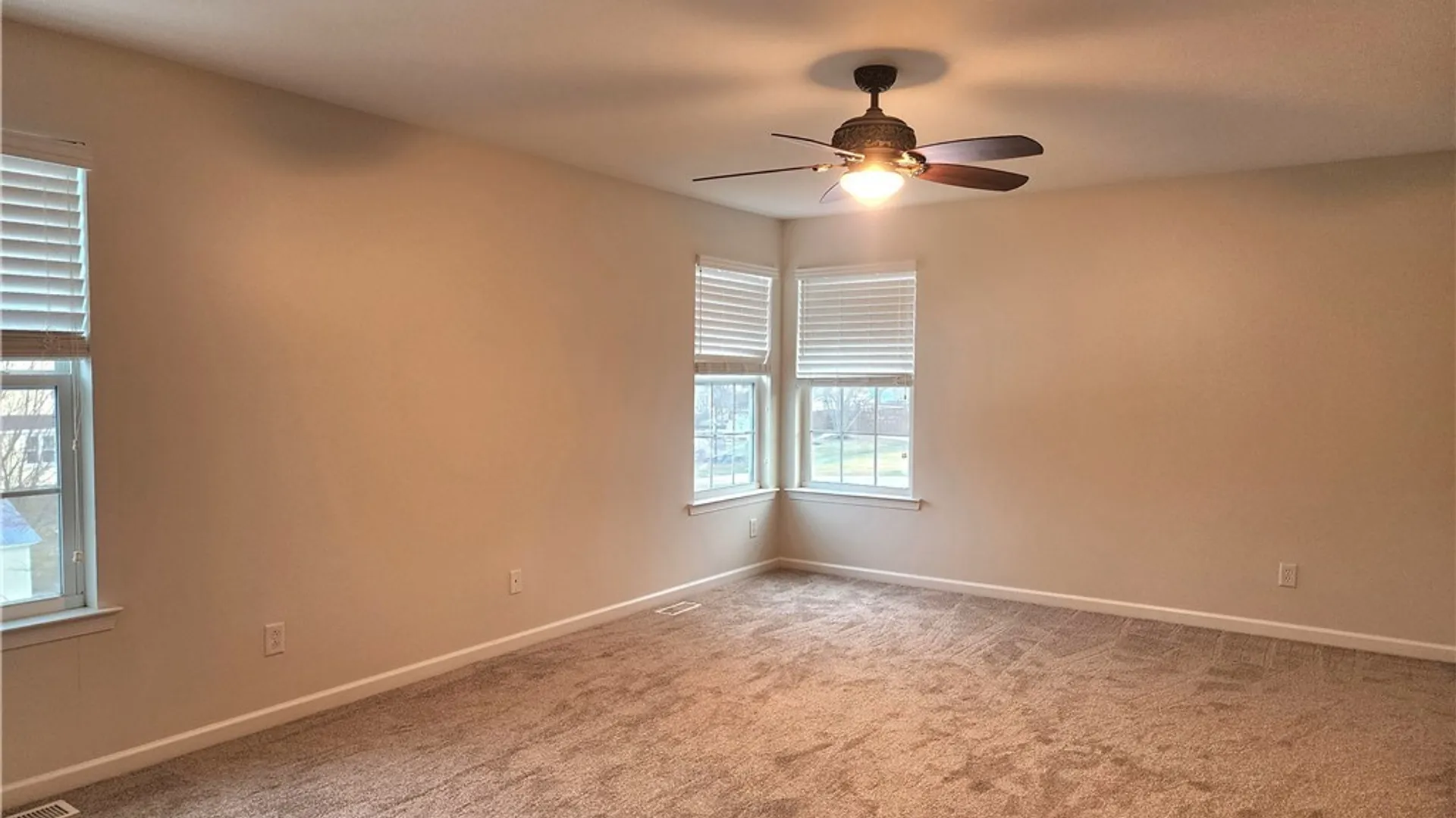 Property at 5871 Pinehurst Court, Hamburg, NY 14085 20