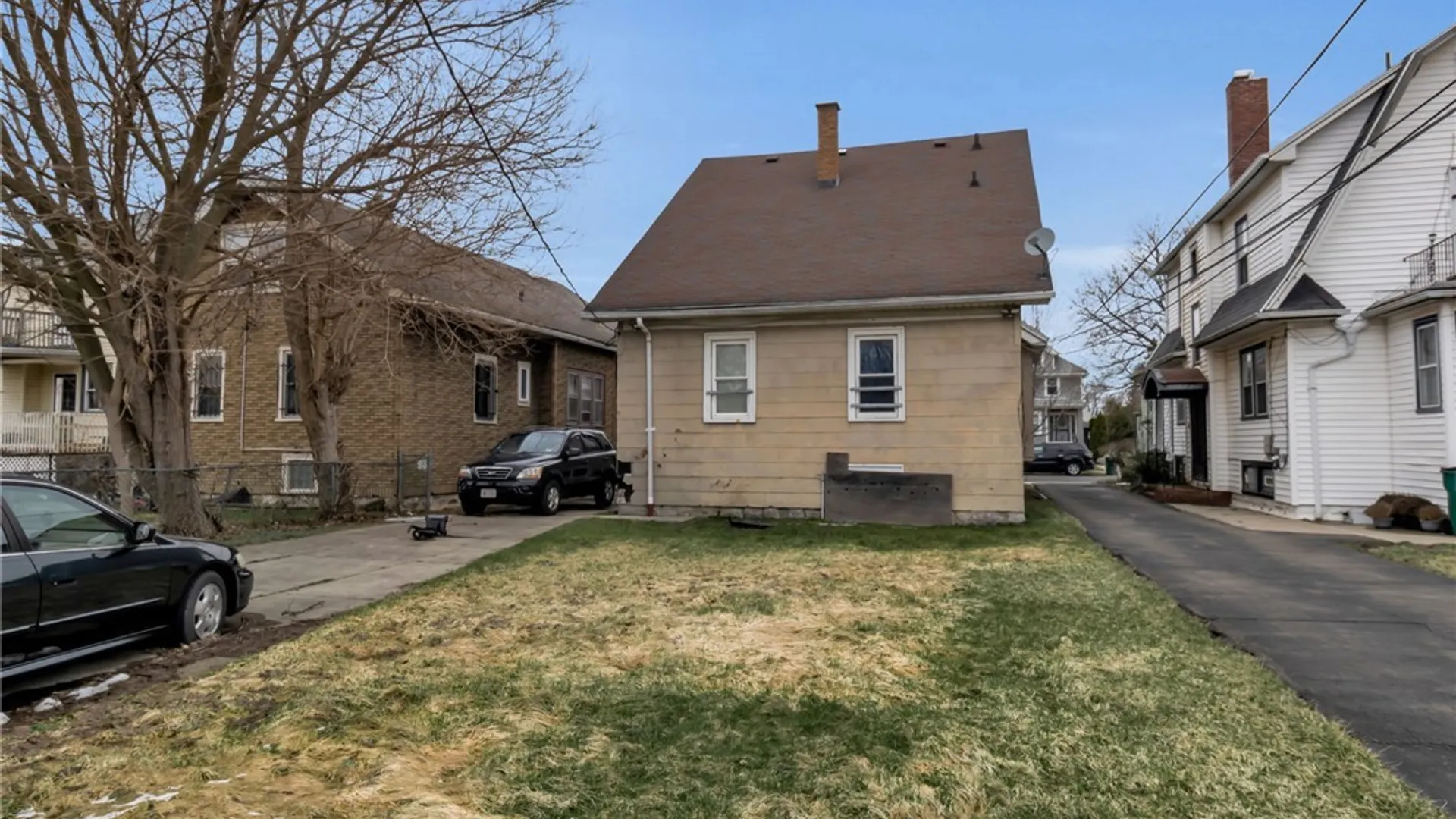 Property at 347 Highgate Avenue, Buffalo, NY 14215 4