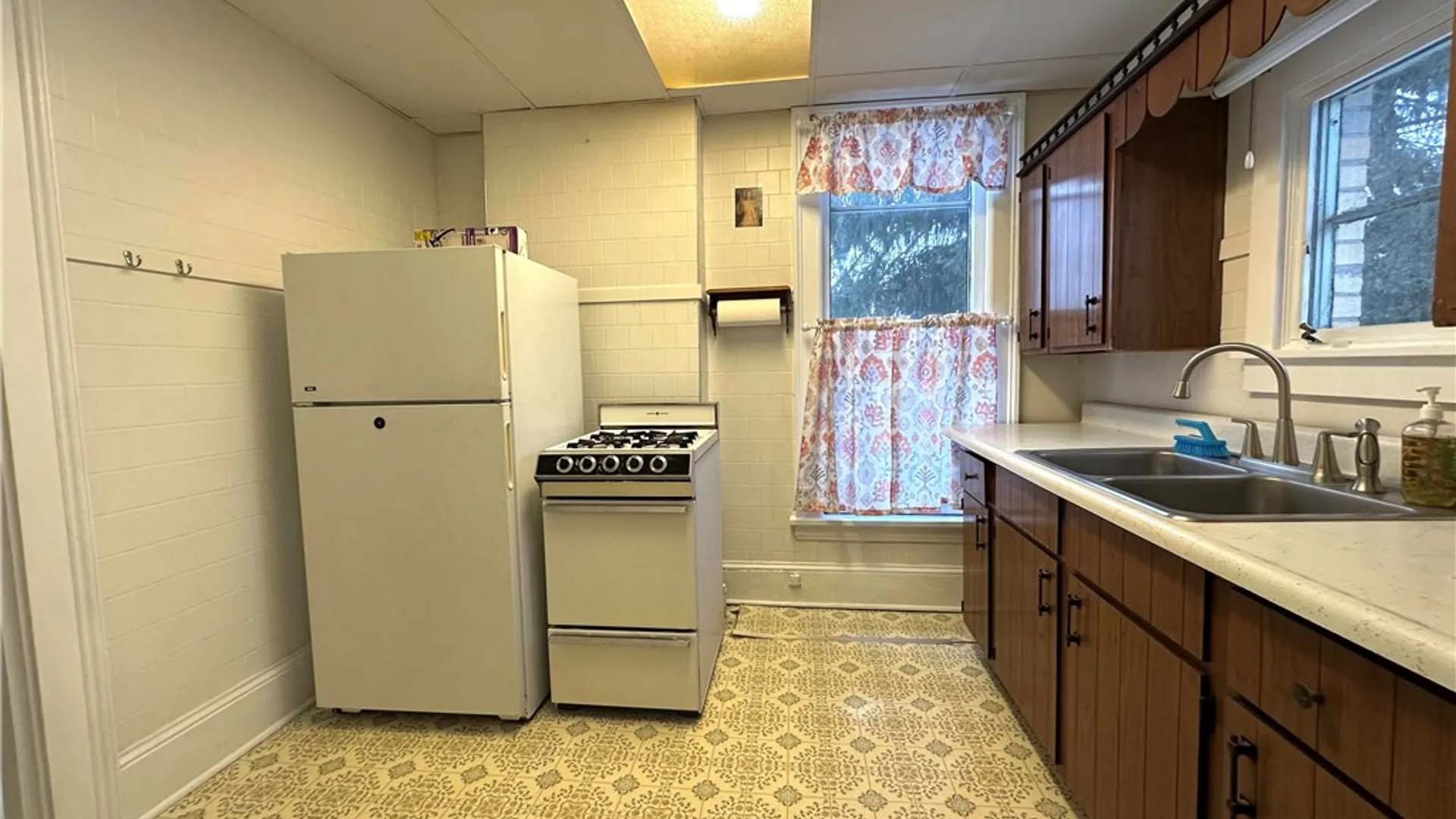 Property at 32 Lake Avenue, Auburn, NY 13021 9