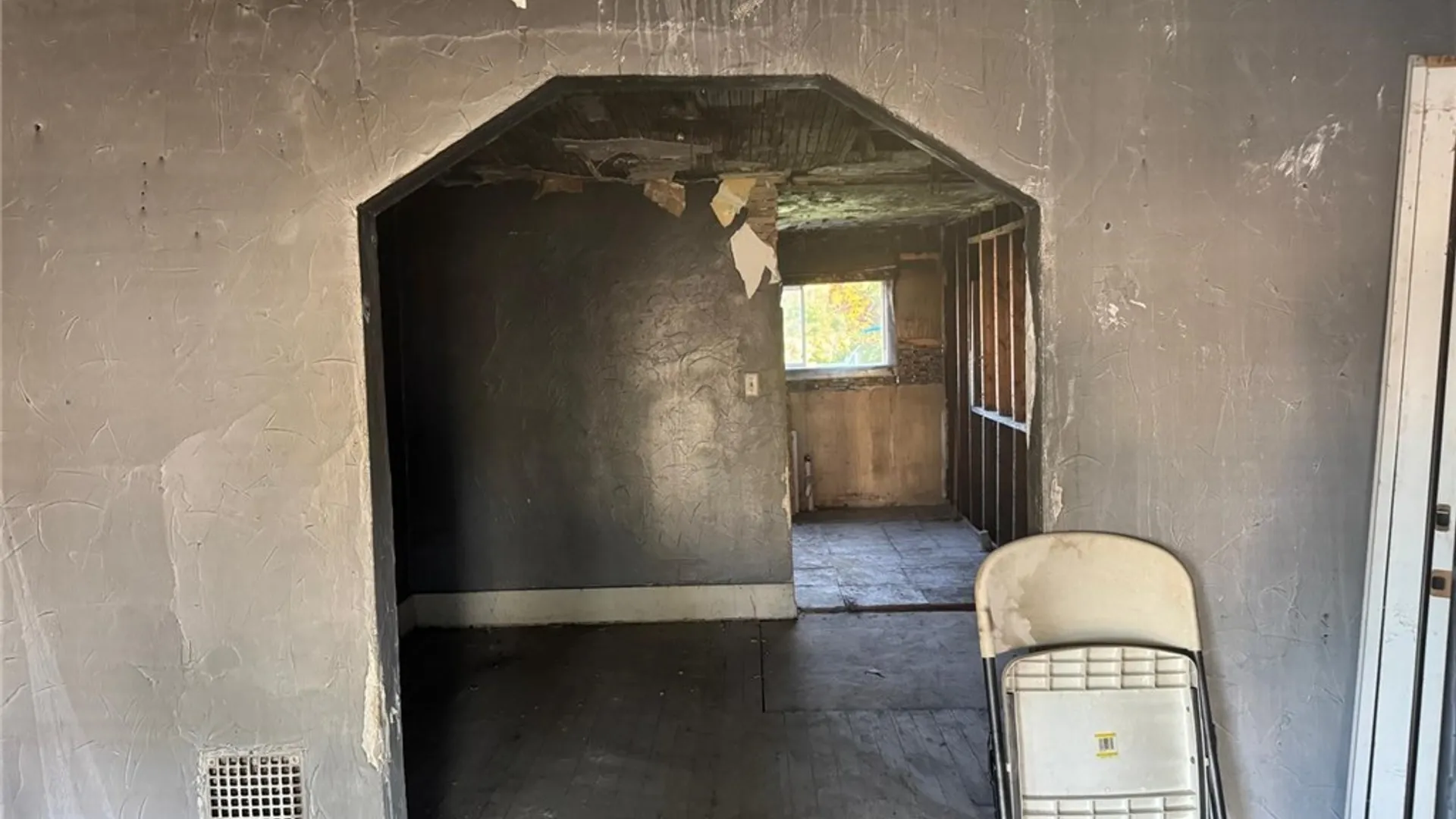 Property at 7211 Stephenson Avenue, Niagara Falls, NY 14304 5