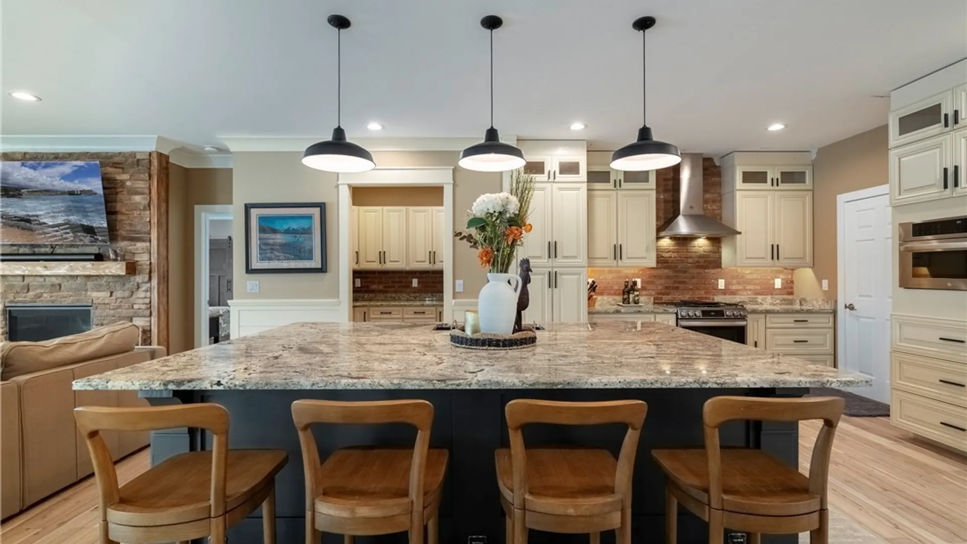 Property at 4990 Kraus Road, Clarence, NY 14031 14