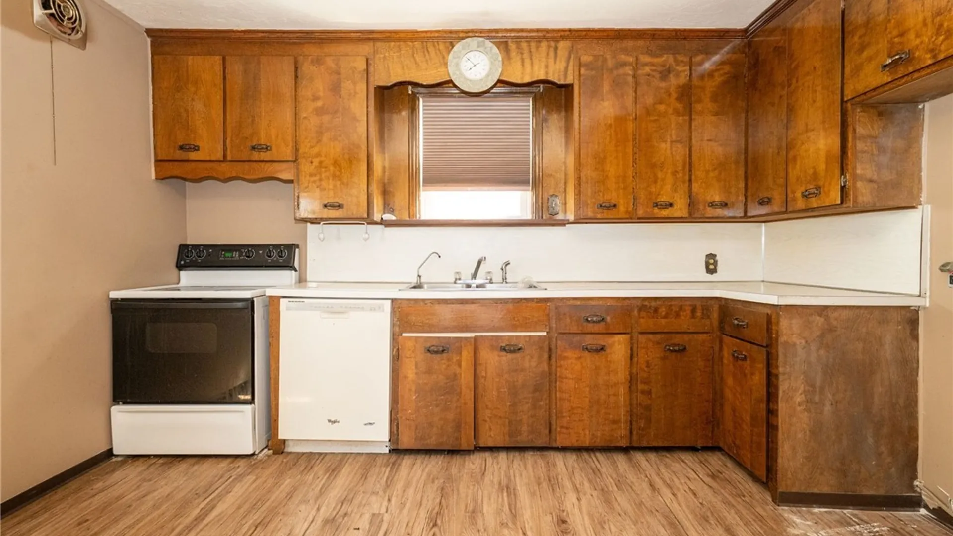 Property at 1711 Walnut Avenue, Niagara Falls, NY 14301 13
