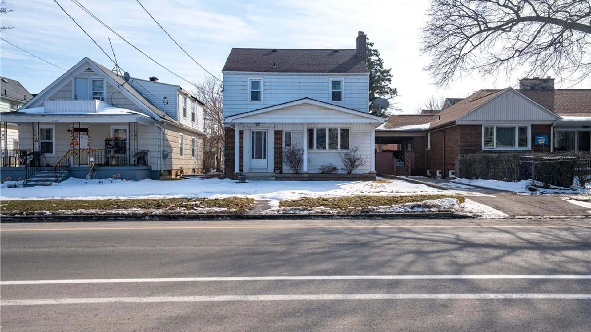 Property at 1711 Walnut Avenue, Niagara Falls, NY 14301 4